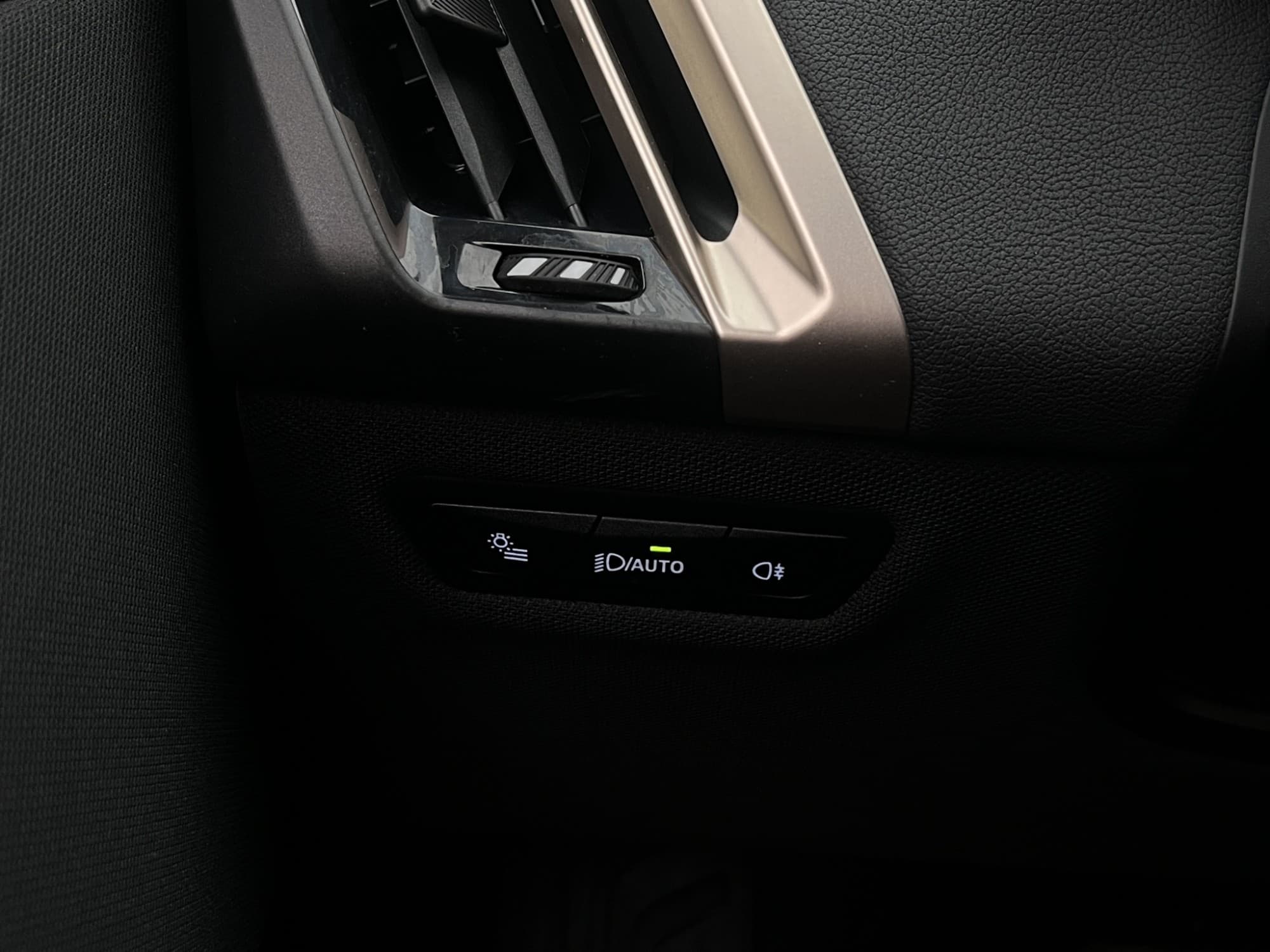 BMW iX xDrive40, 326hp, 2022