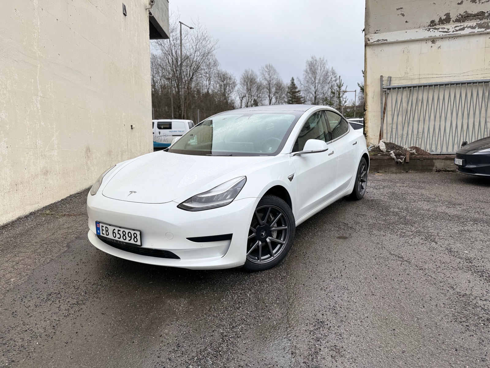 Tesla Model 3 Standard Range Plus, 283hp, 2020