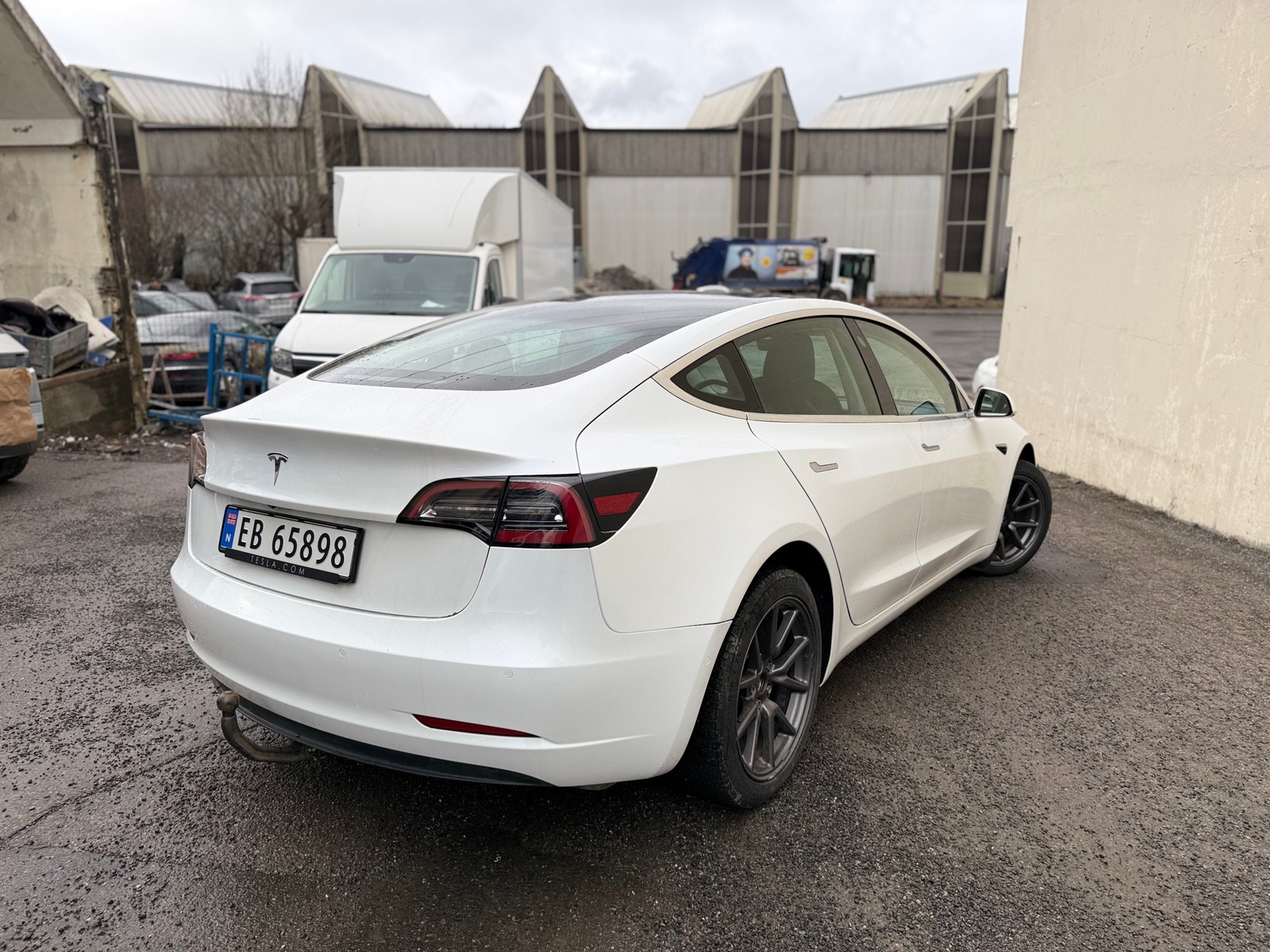 Tesla Model 3 Standard Range Plus, 283hp, 2020