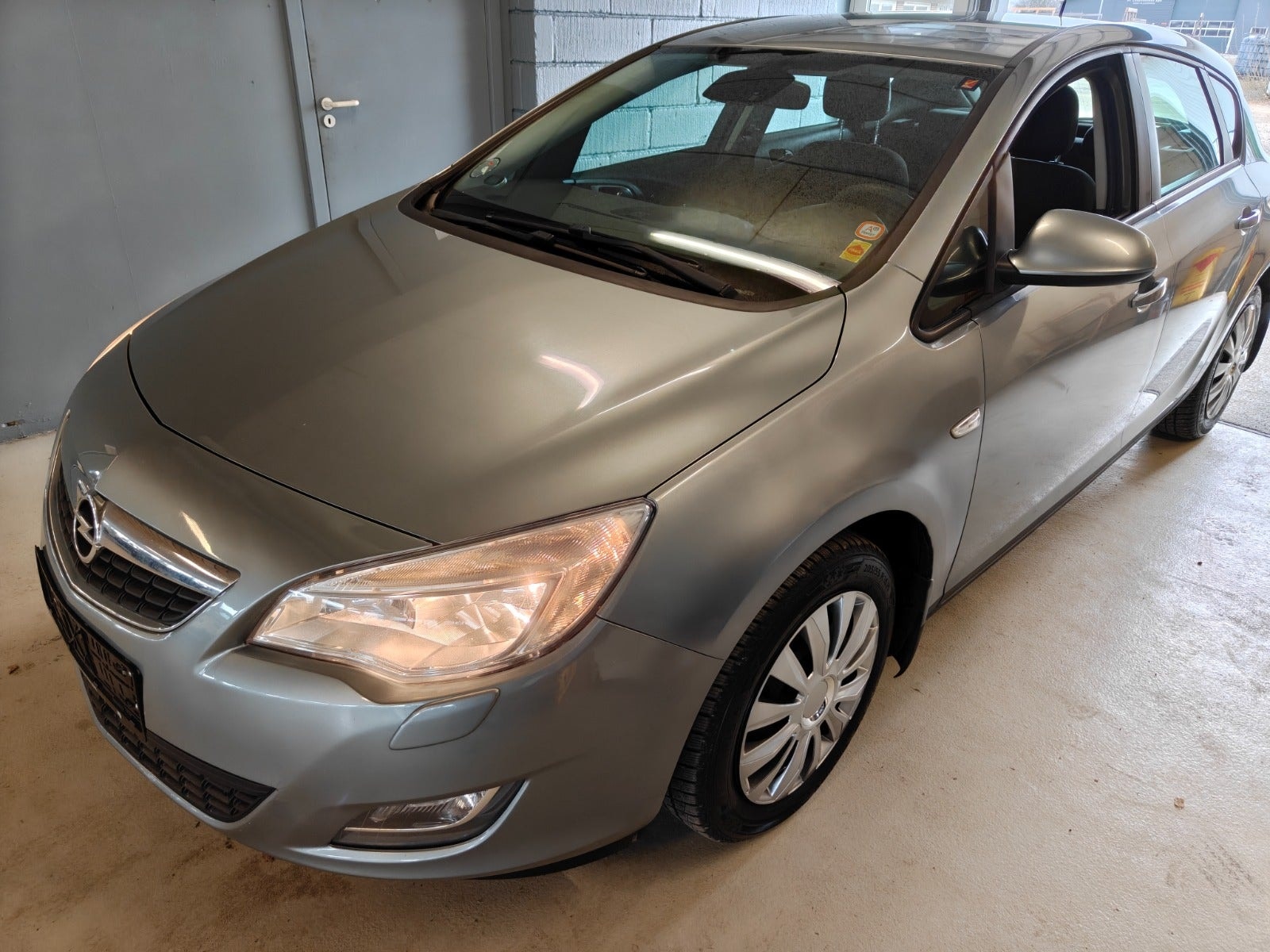 Opel Astra 1.6  Manual, 115hp, 2011