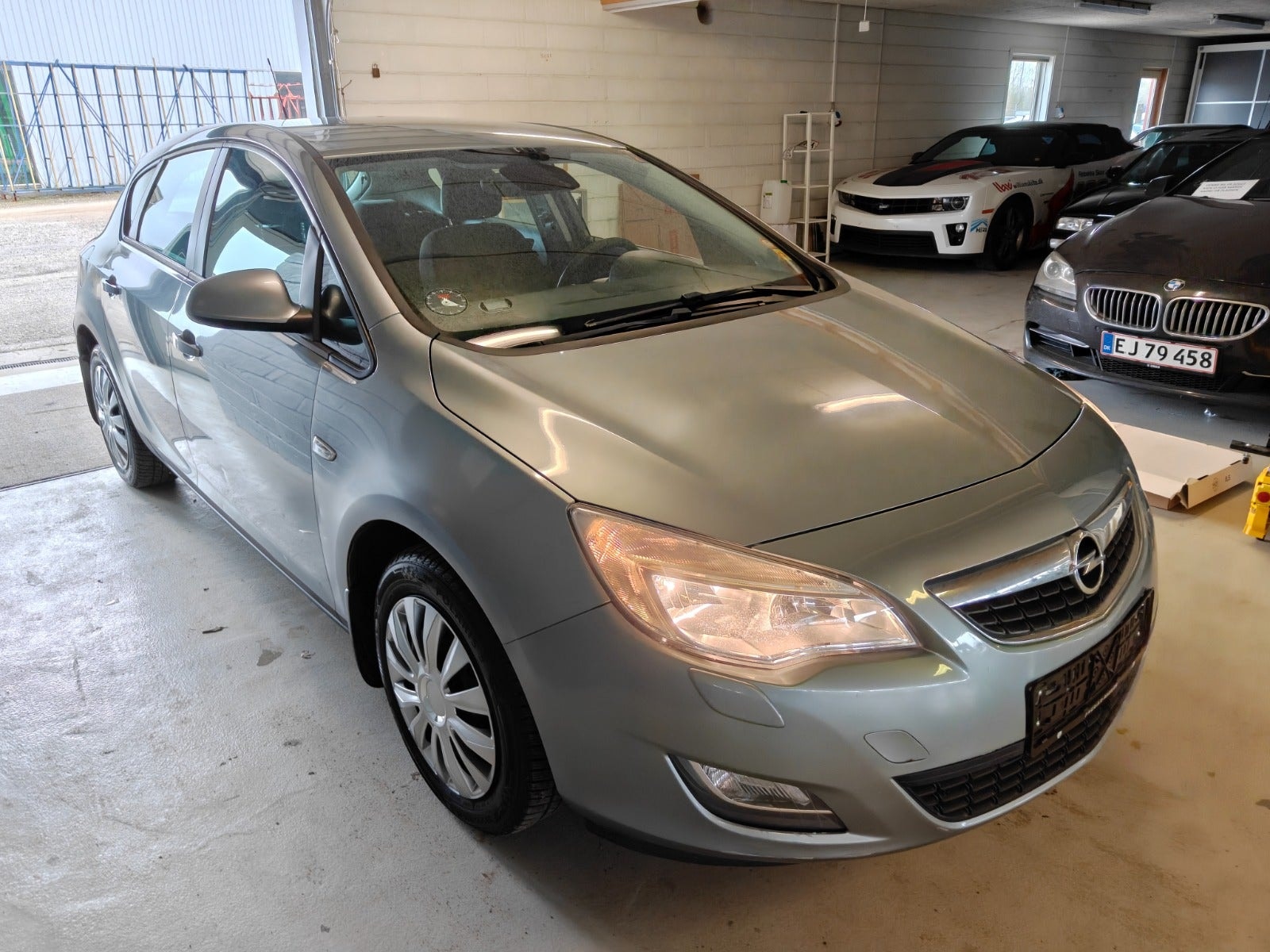 Opel Astra 1.6  Manual, 115hp, 2011