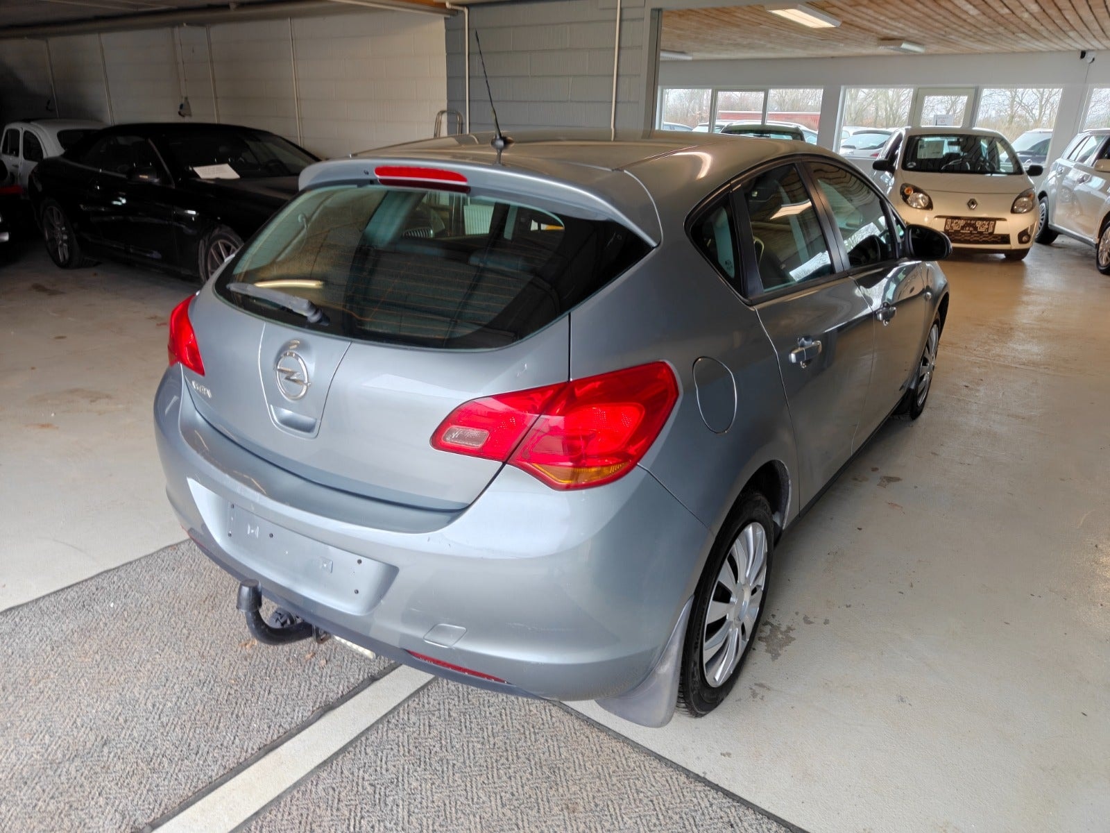 Opel Astra 1.6  Manual, 115hp, 2011
