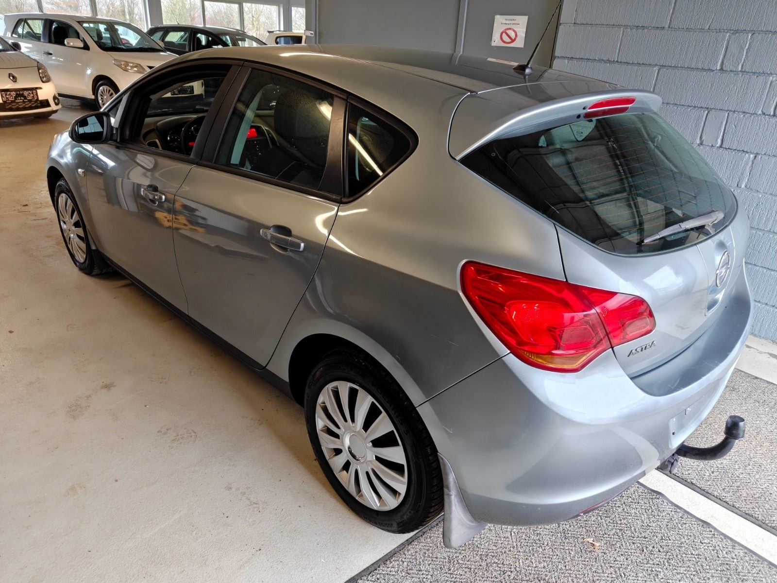Opel Astra 1.6  Manual, 115hp, 2011