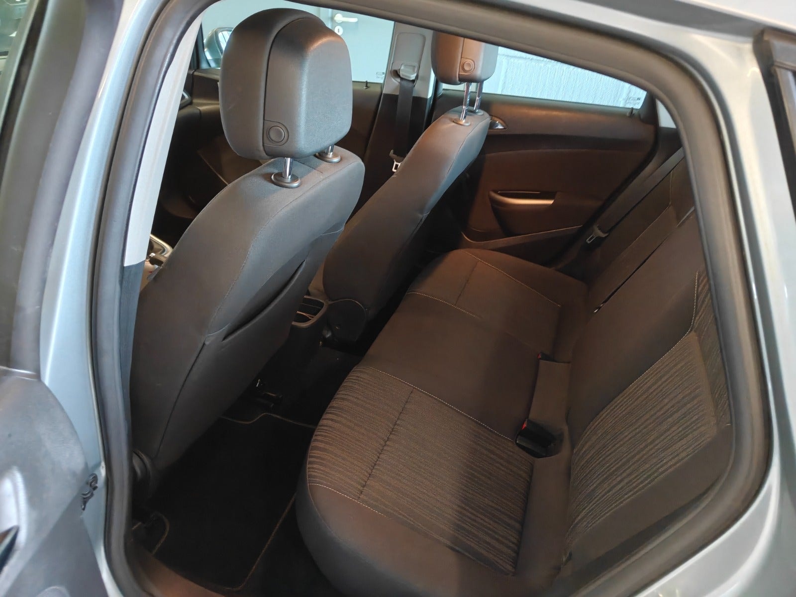 Opel Astra 1.6  Manual, 115hp, 2011
