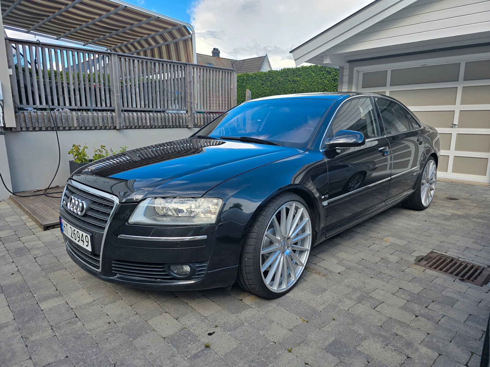 Audi A8 6.0 W12 quattro TipTronic, 450hk, 2005