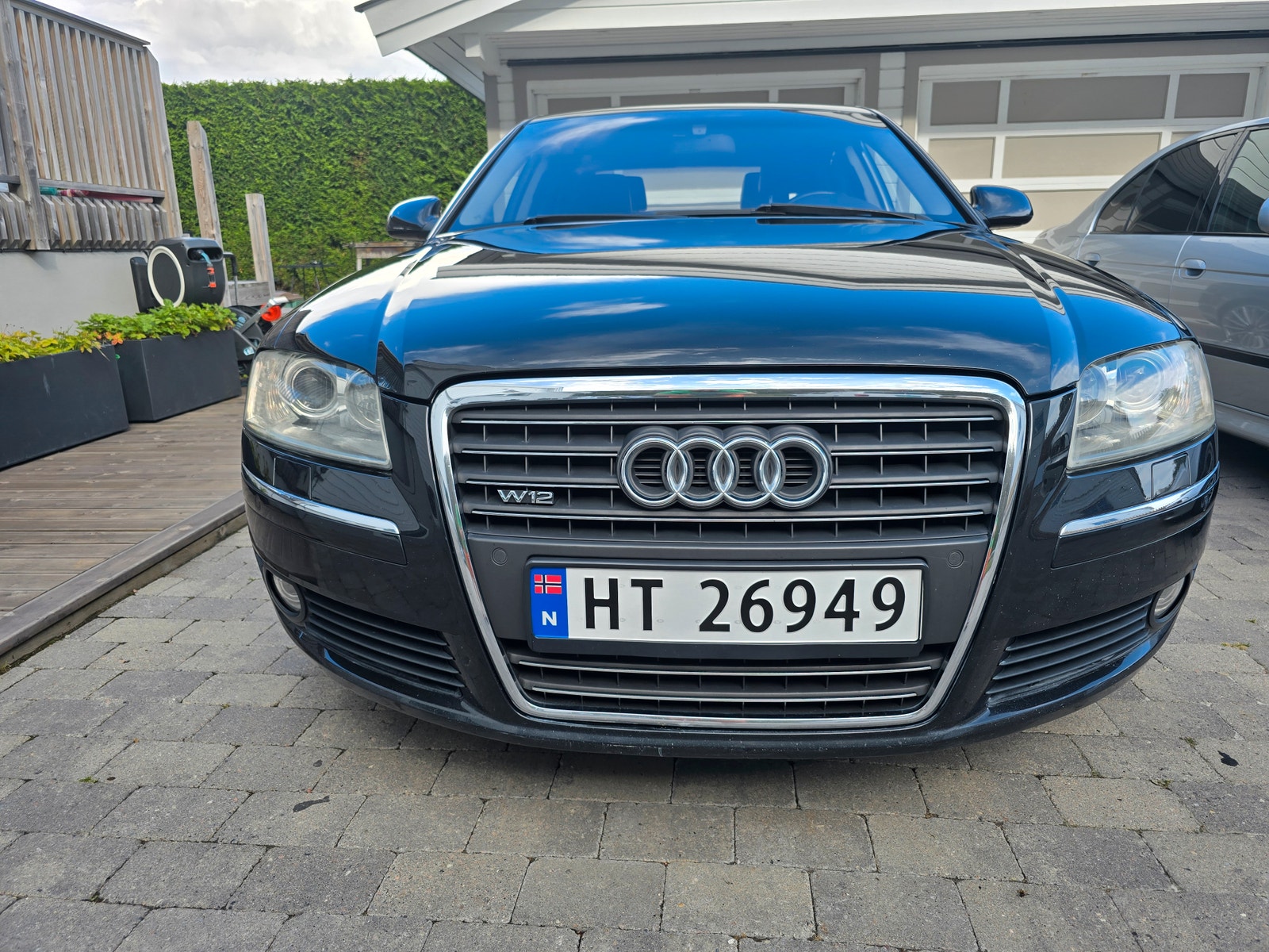 Audi A8 6.0 W12 quattro TipTronic, 450hk, 2005