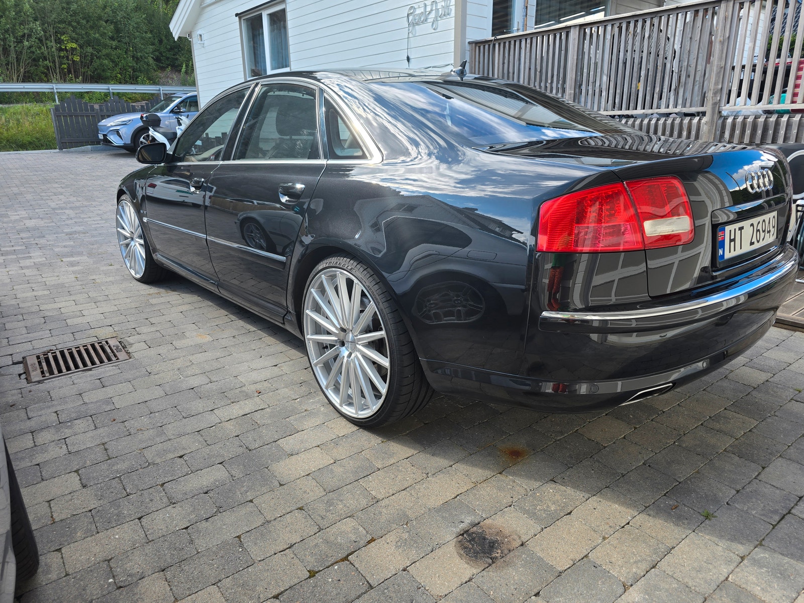 Audi A8 6.0 W12 quattro TipTronic, 450hk, 2005