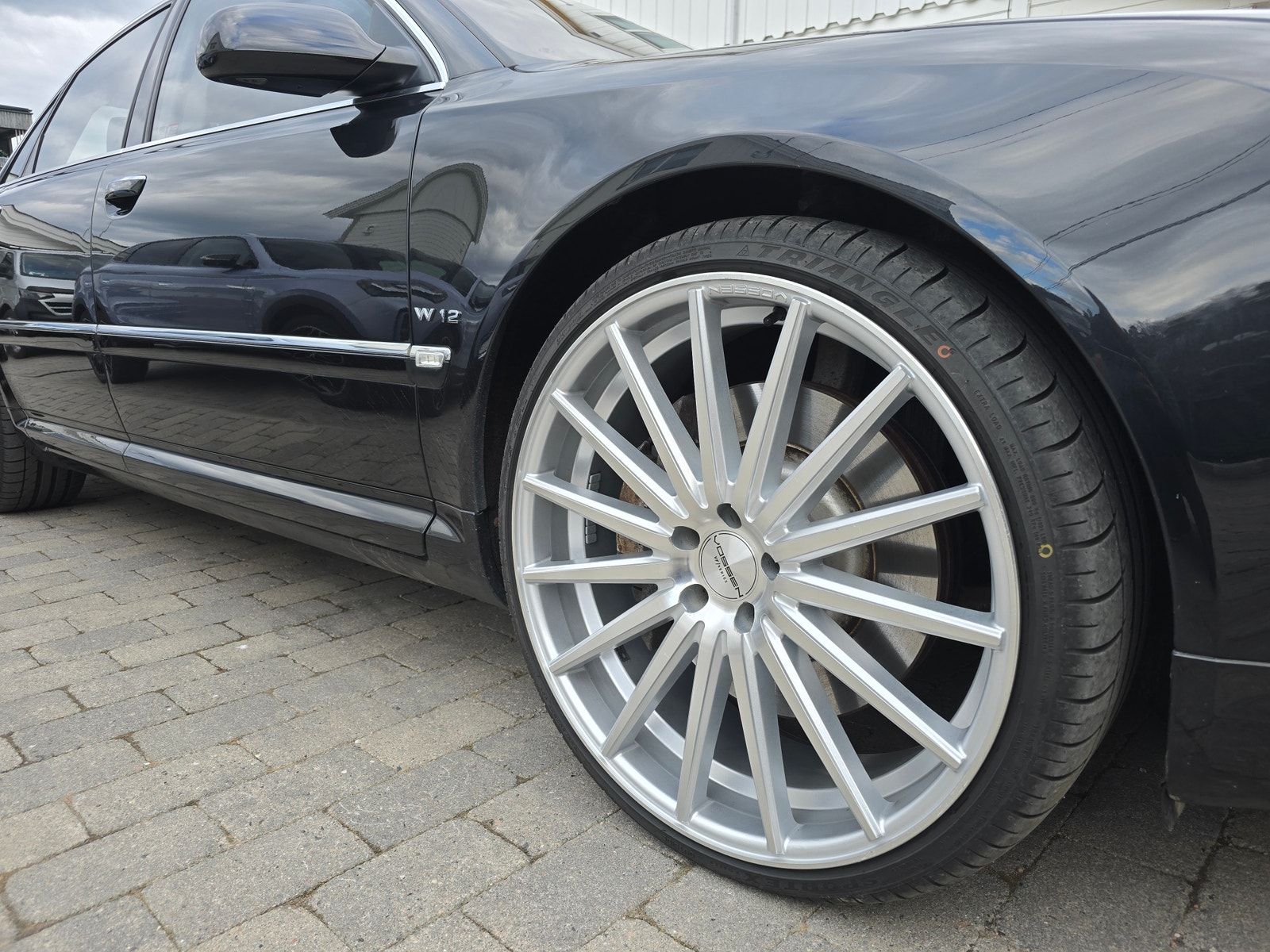Audi A8 6.0 W12 quattro TipTronic, 450hk, 2005