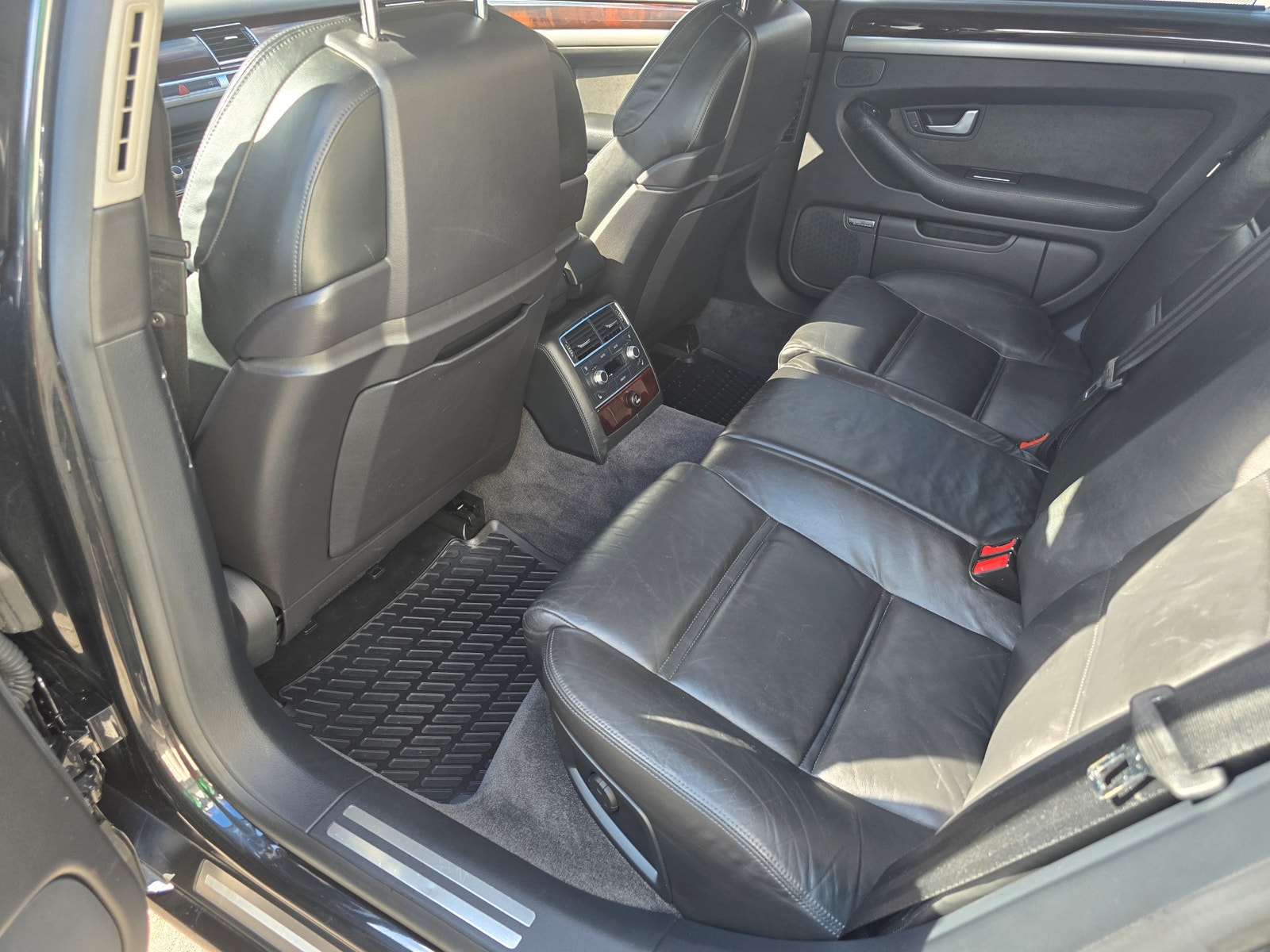 Audi A8 6.0 W12 quattro TipTronic, 450hk, 2005
