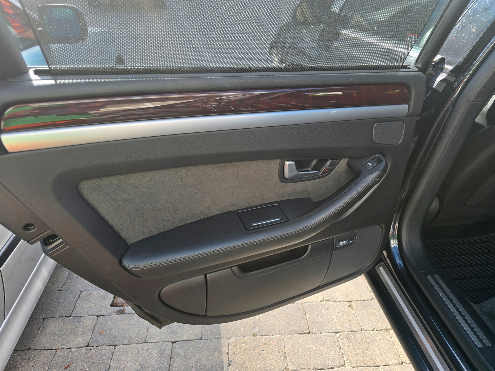 Audi A8 6.0 W12 quattro TipTronic, 450hk, 2005