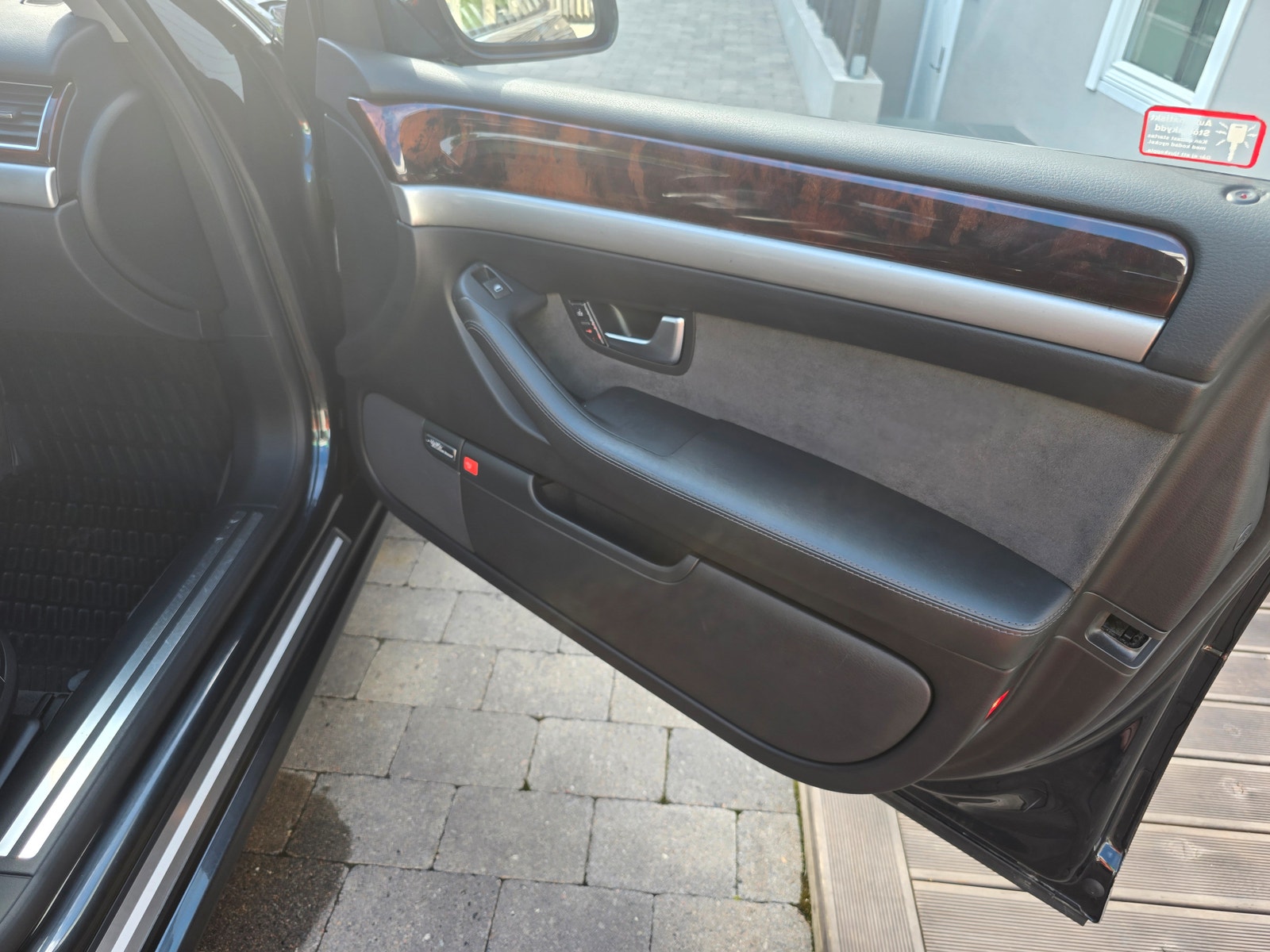 Audi A8 6.0 W12 quattro TipTronic, 450hk, 2005