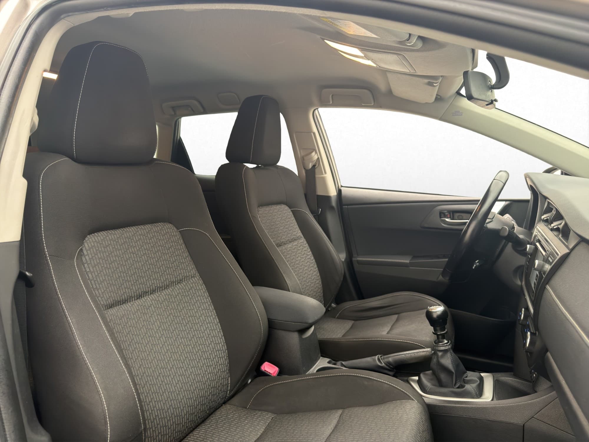 For sale - Toyota Auris Touring Sports 2.0 D-4D Manual, 124hp, 2015 for ...
