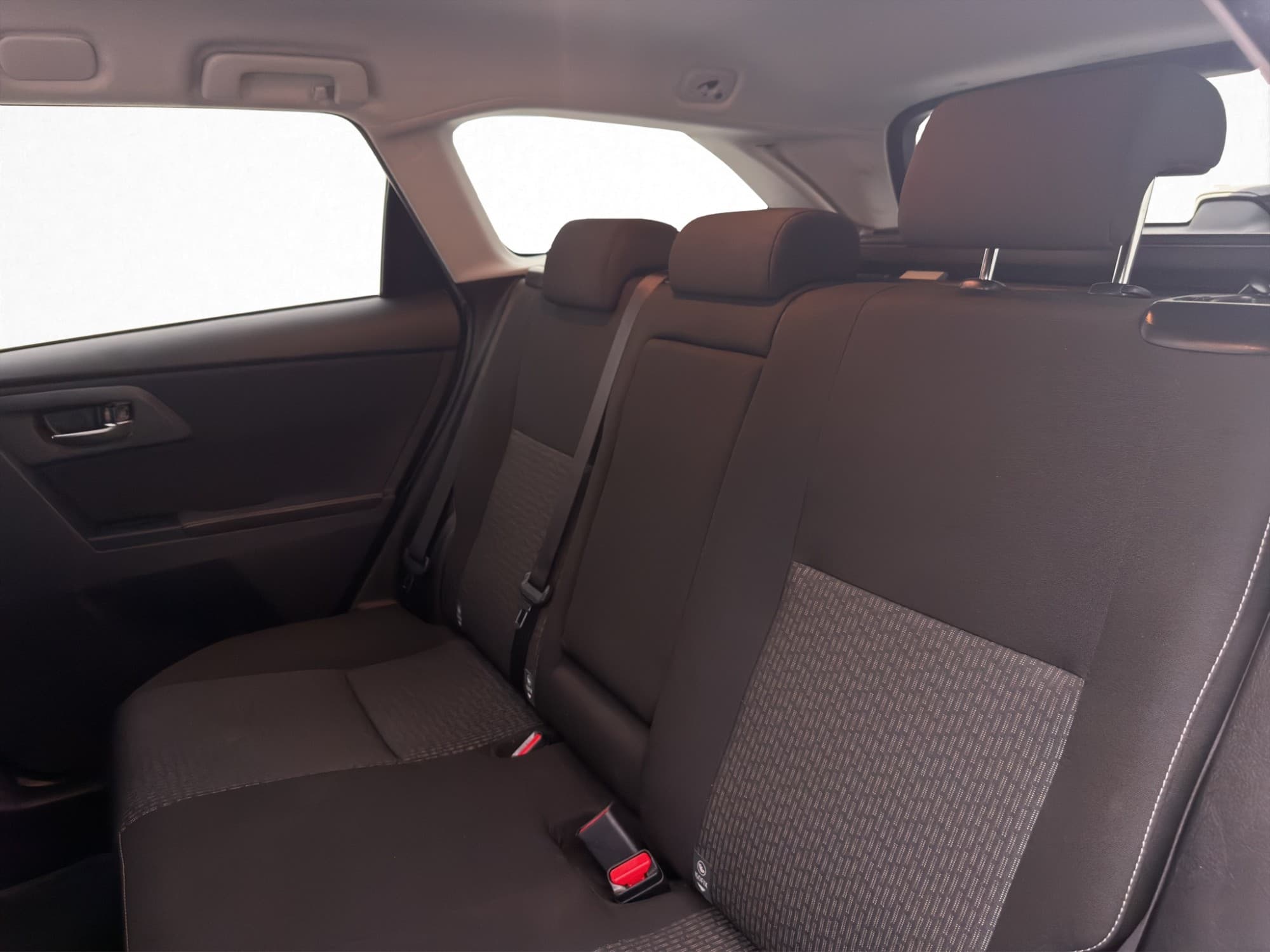 For sale - Toyota Auris Touring Sports 2.0 D-4D Manual, 124hp, 2015 for ...