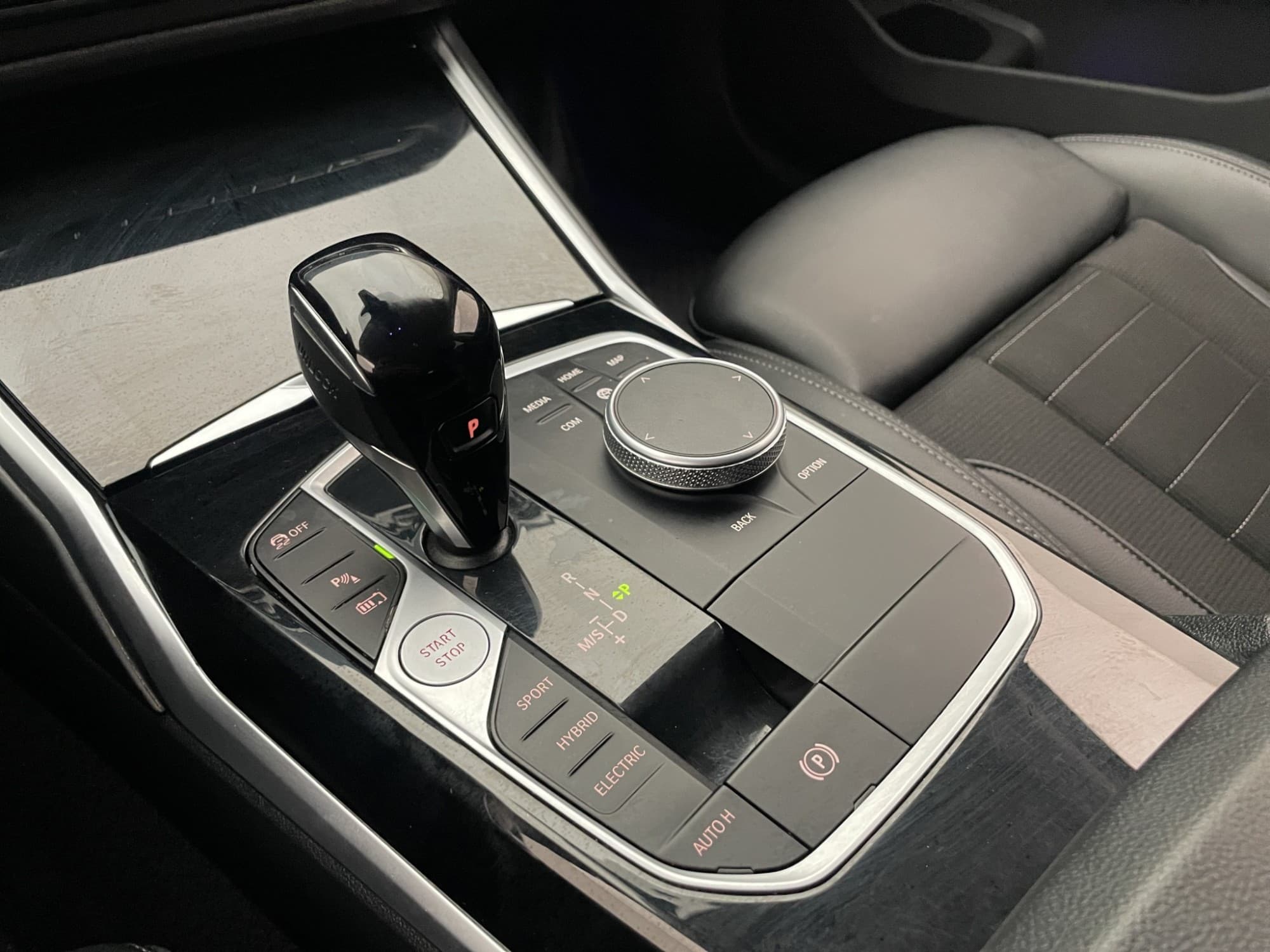 BMW 330e Touring Steptronic, 8-trins, 292ps, 2022