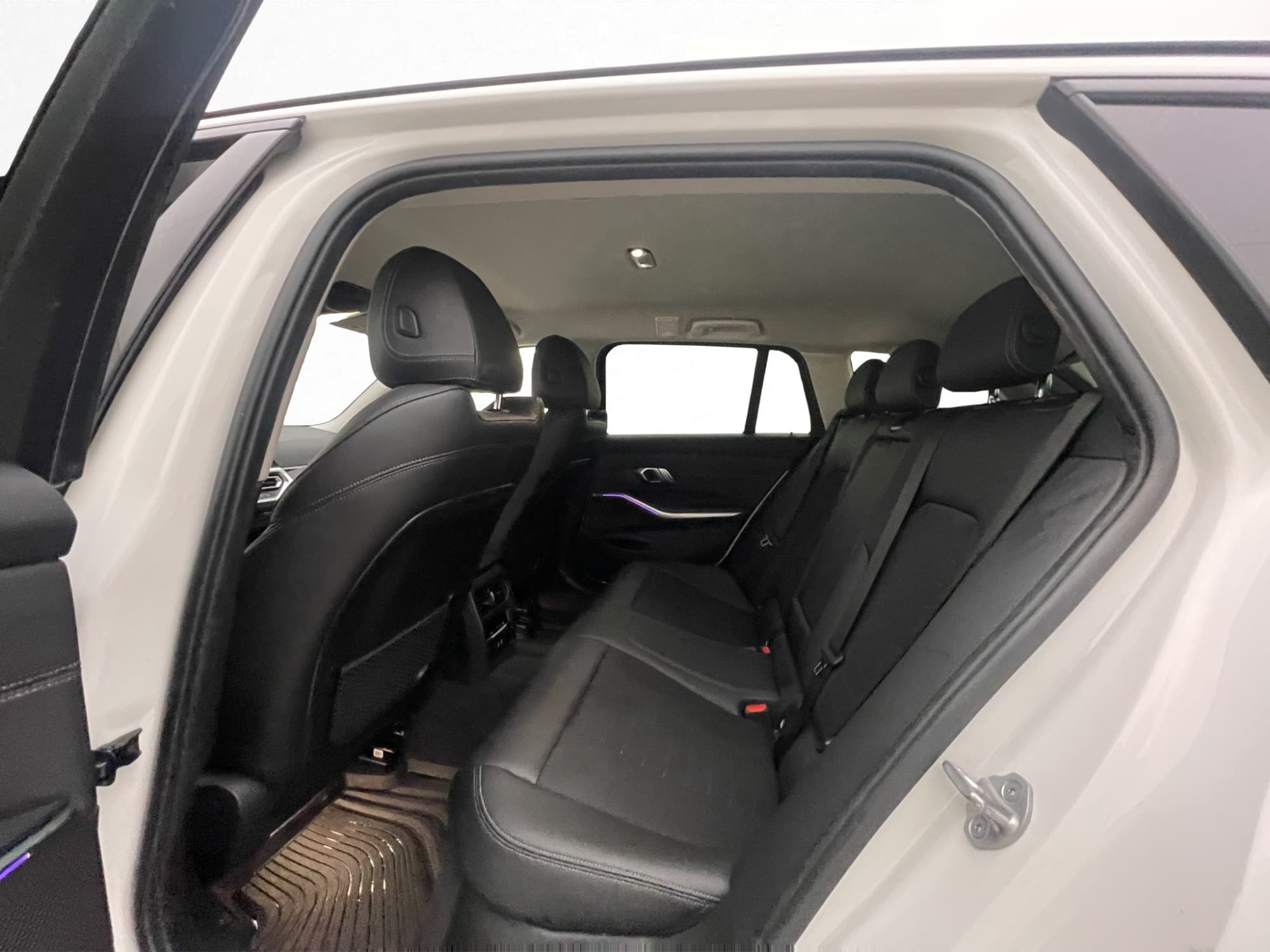BMW 330e Touring Steptronic, 8-trins, 292ps, 2022