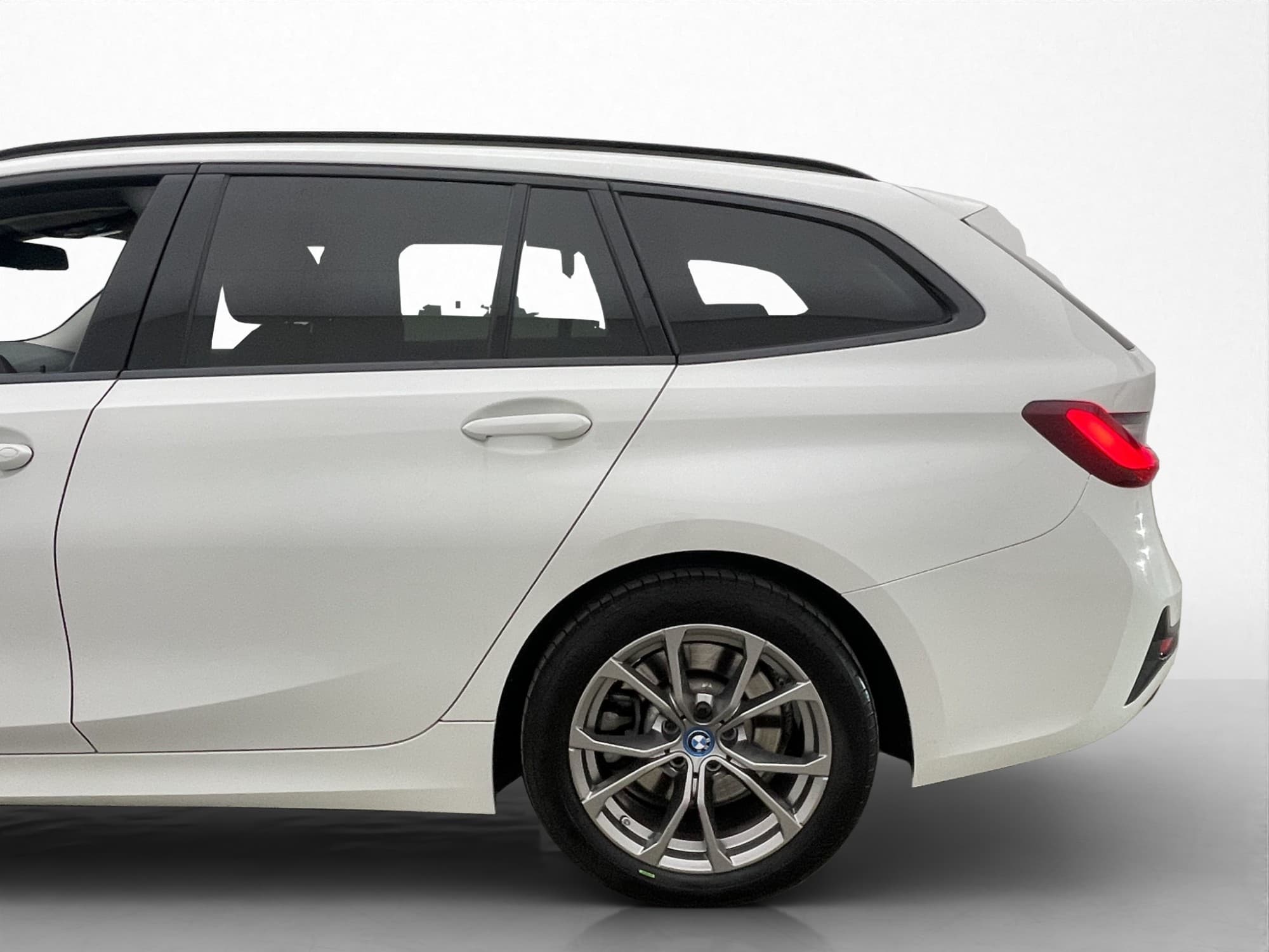 BMW 330e Touring Steptronic, 8-trins, 292ps, 2022