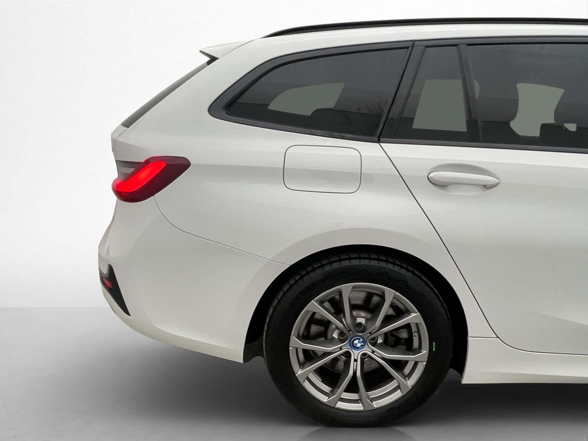 BMW 330e Touring Steptronic, 8-trins, 292ps, 2022