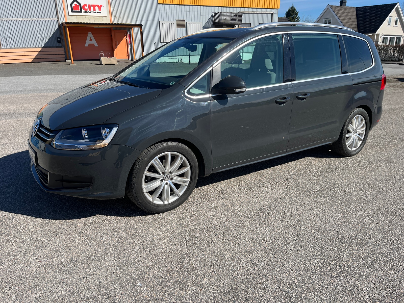 Volkswagen Sharan 7-seater 2.0 TDI DPF BMT DSG Sequential, 140hp, 2011