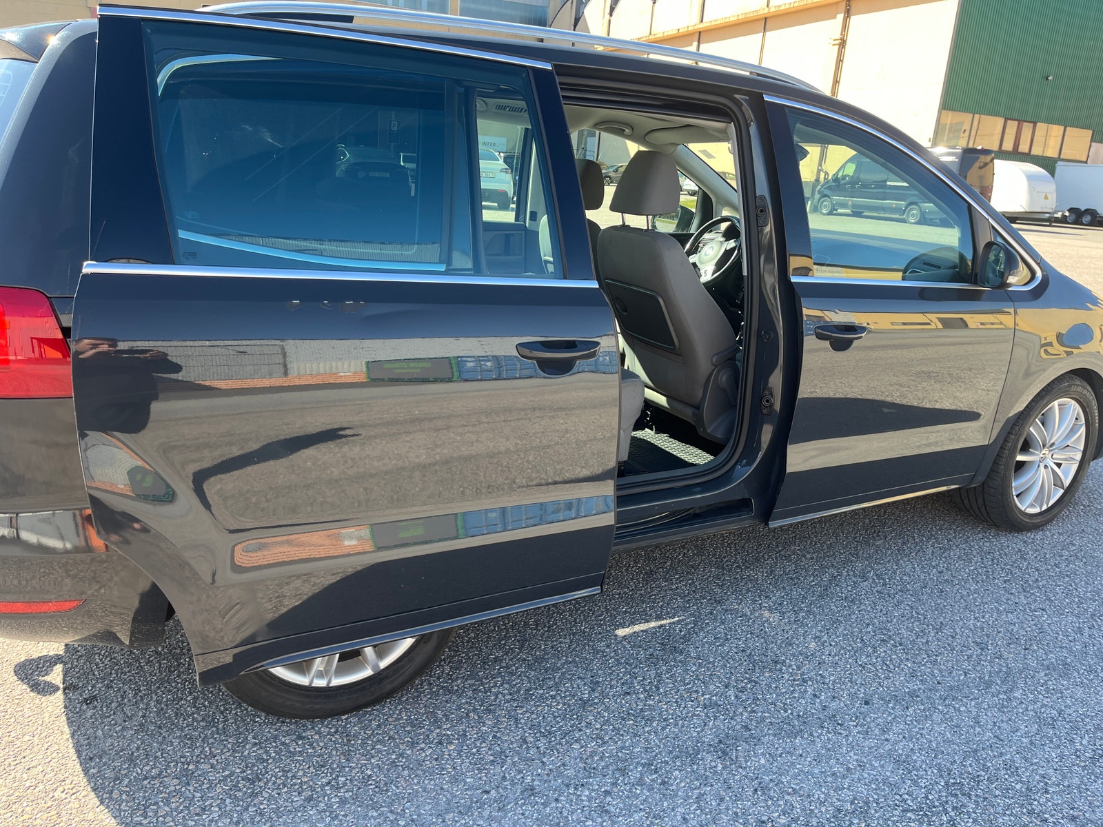 Volkswagen Sharan 7-seater 2.0 TDI DPF BMT DSG Sequential, 140hp, 2011
