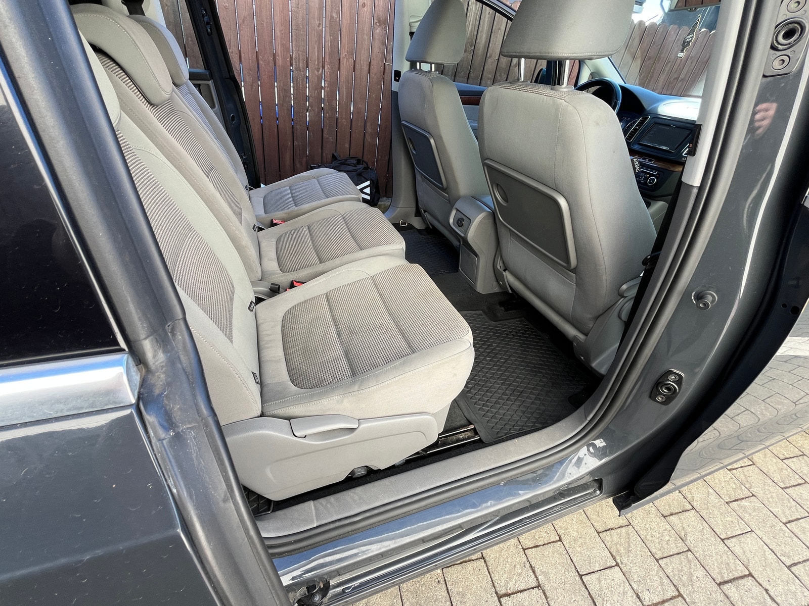Volkswagen Sharan 7-seater 2.0 TDI DPF BMT DSG Sequential, 140hp, 2011