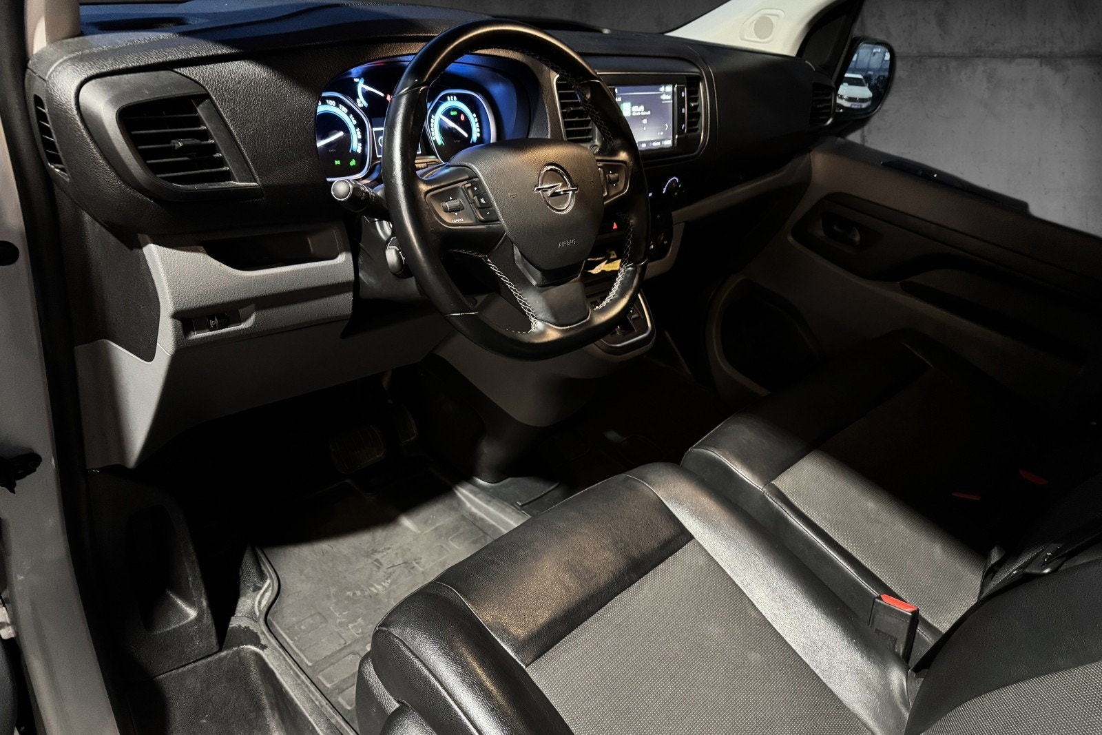 Opel Vivaro-e Panel Van, 136ps, 2021