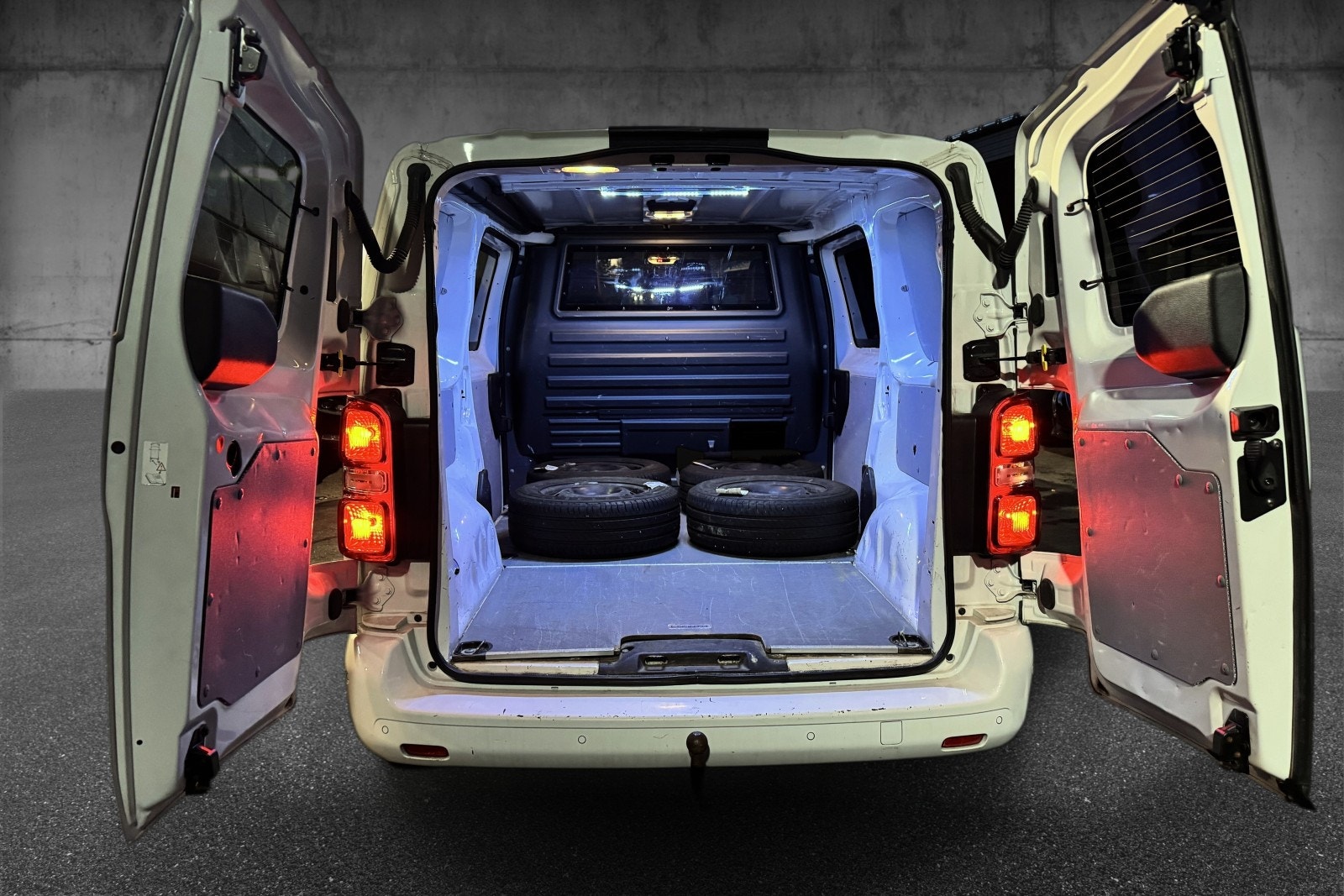 Opel Vivaro-e Panel Van, 136ps, 2021
