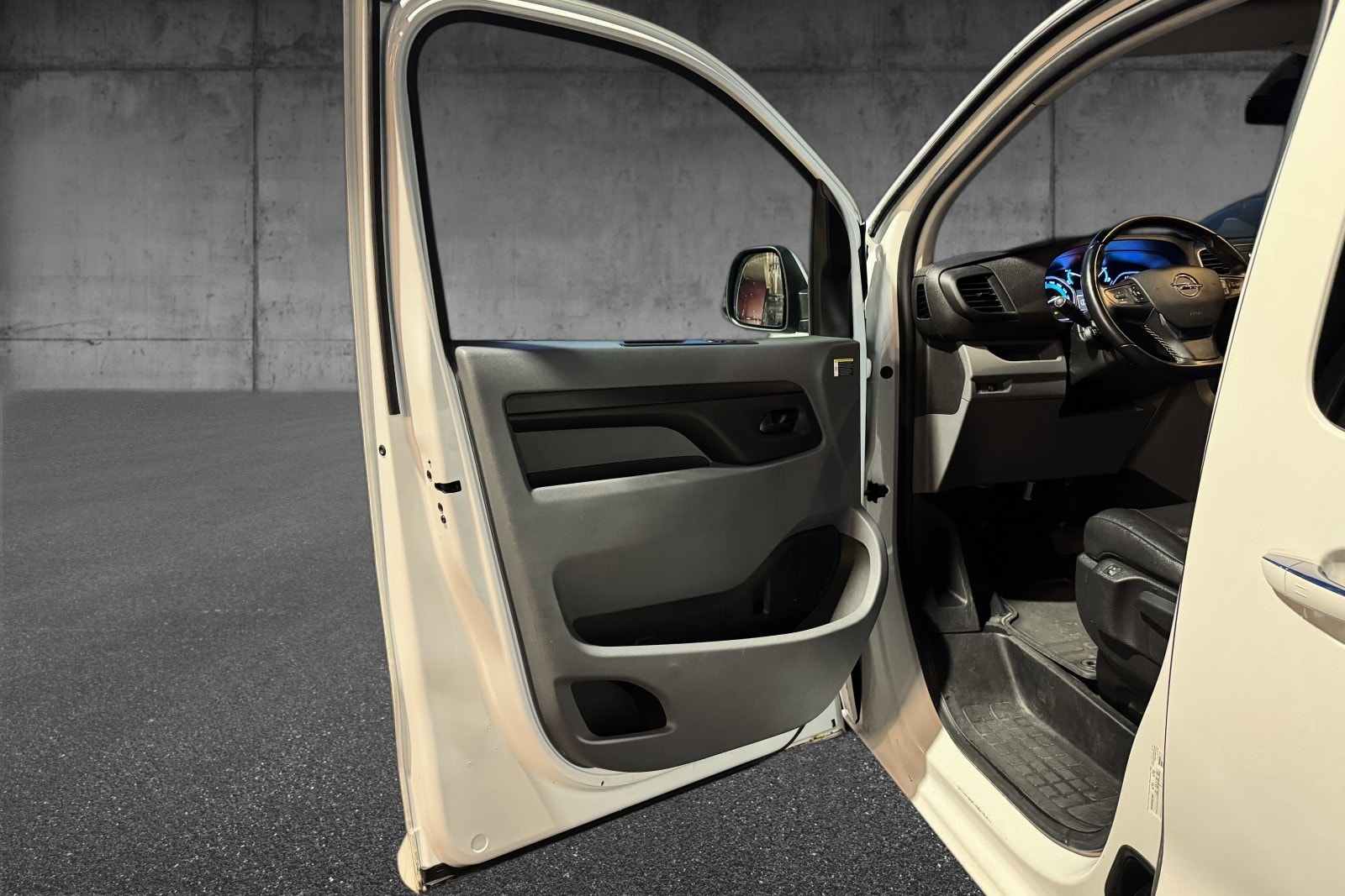 Opel Vivaro-e Panel Van, 136ps, 2021