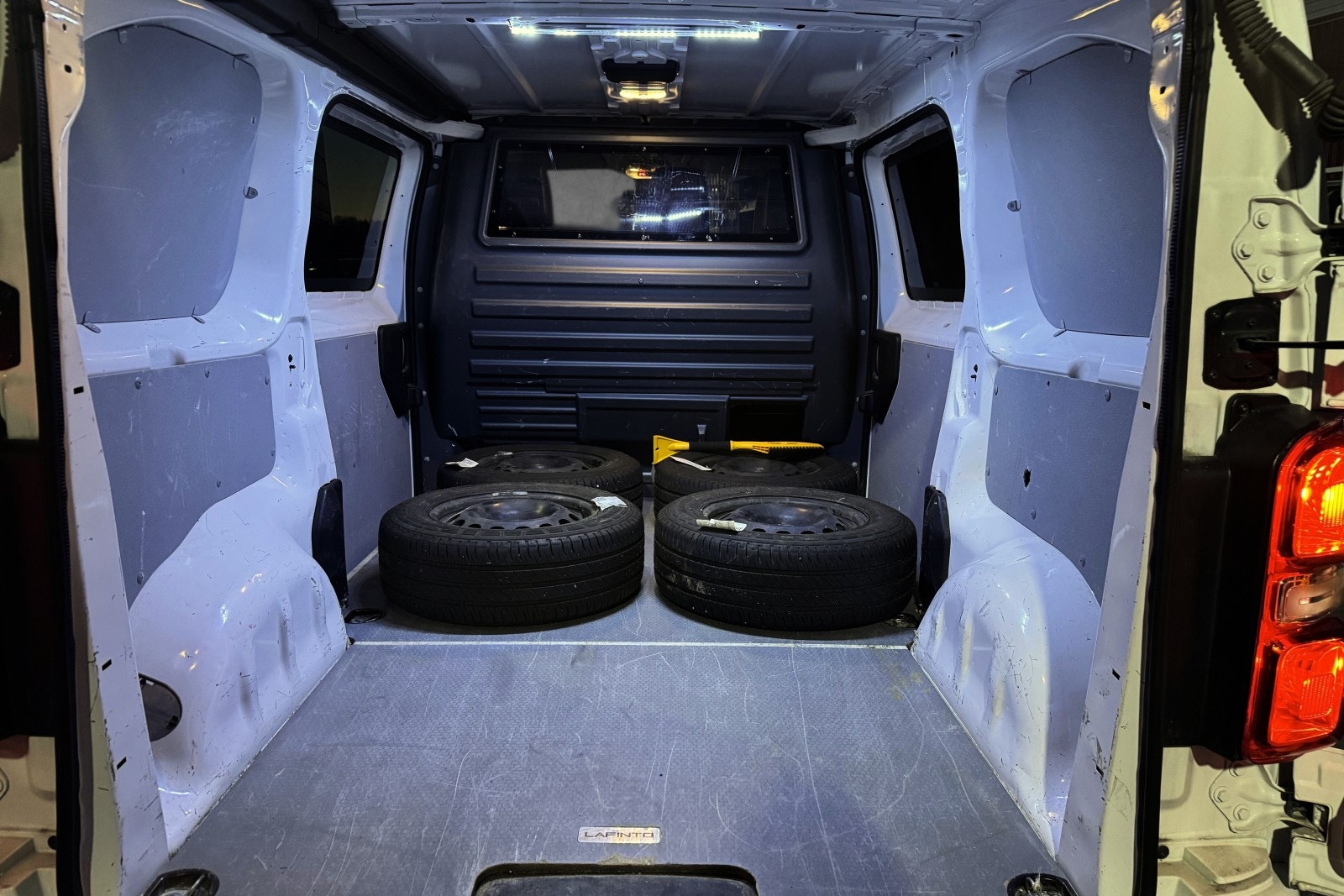 Opel Vivaro-e Panel Van, 136ps, 2021