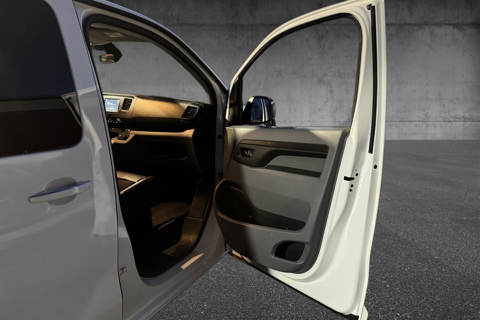 Opel Vivaro-e Panel Van, 136ps, 2021