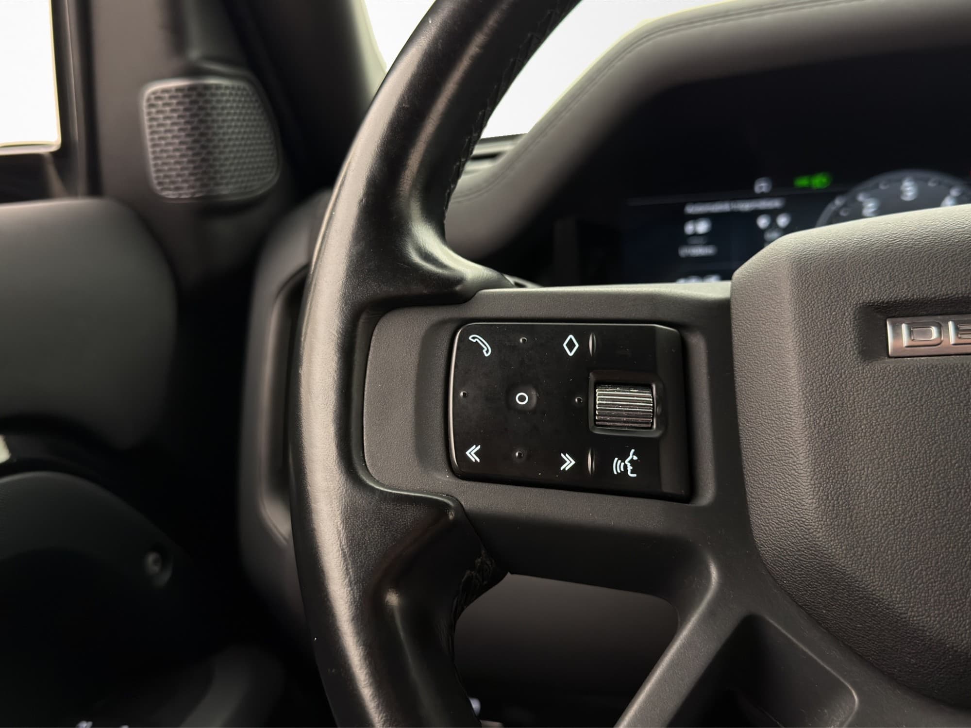 Land Rover Defender P400e PHEV Automatic, 400hp, 2023