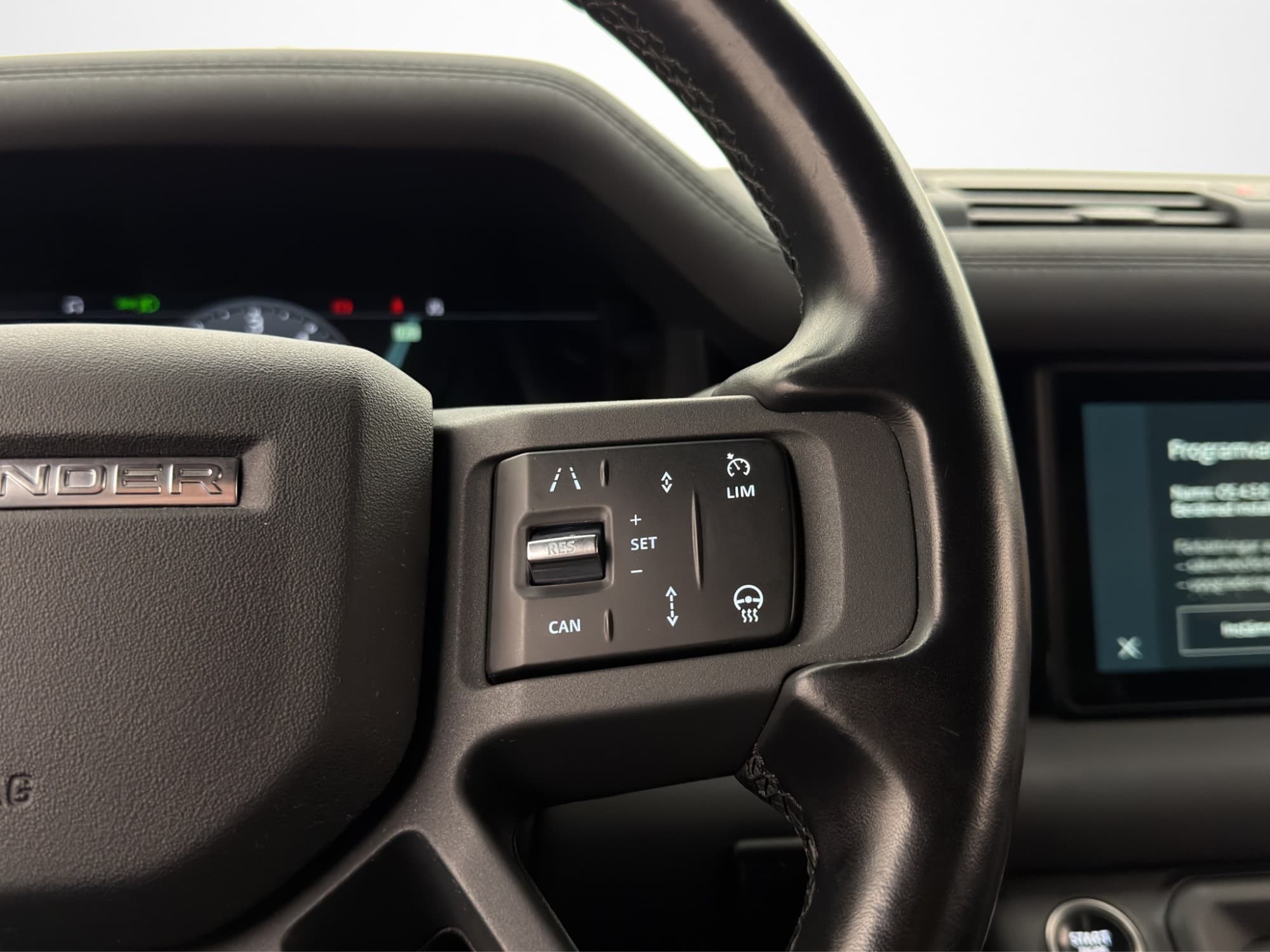 Land Rover Defender P400e PHEV Automatic, 400hp, 2023