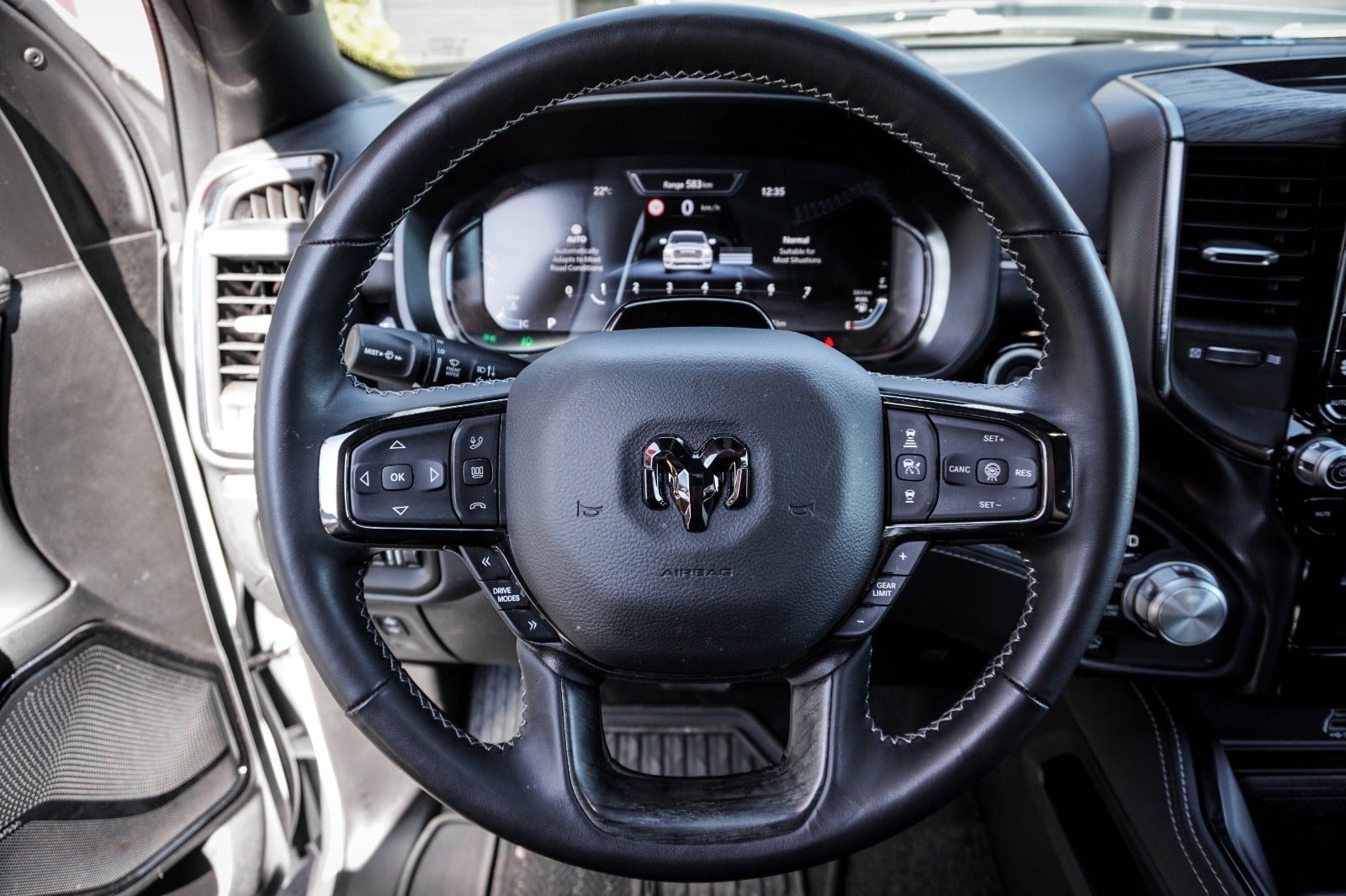 RAM 1500 Crew Cab TorqueFlite, 548hp, 2025