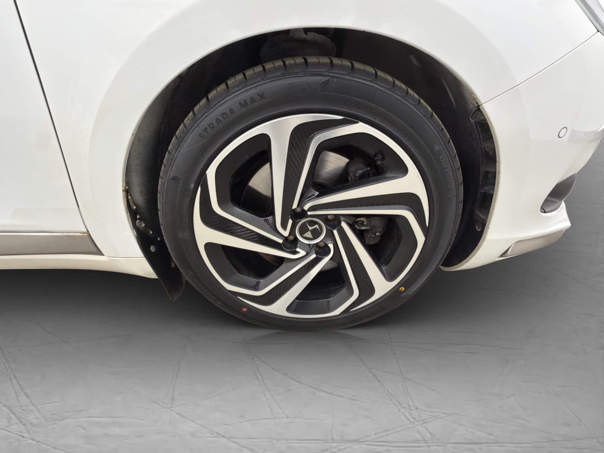 DS 5 2.0 BlueHDi Automatisk, 6-trinn, 181hk, 2015