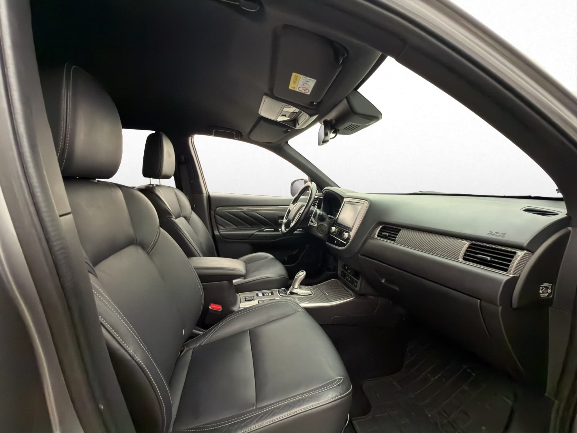 Mitsubishi Outlander PHEV CVT, 224hp, 2020