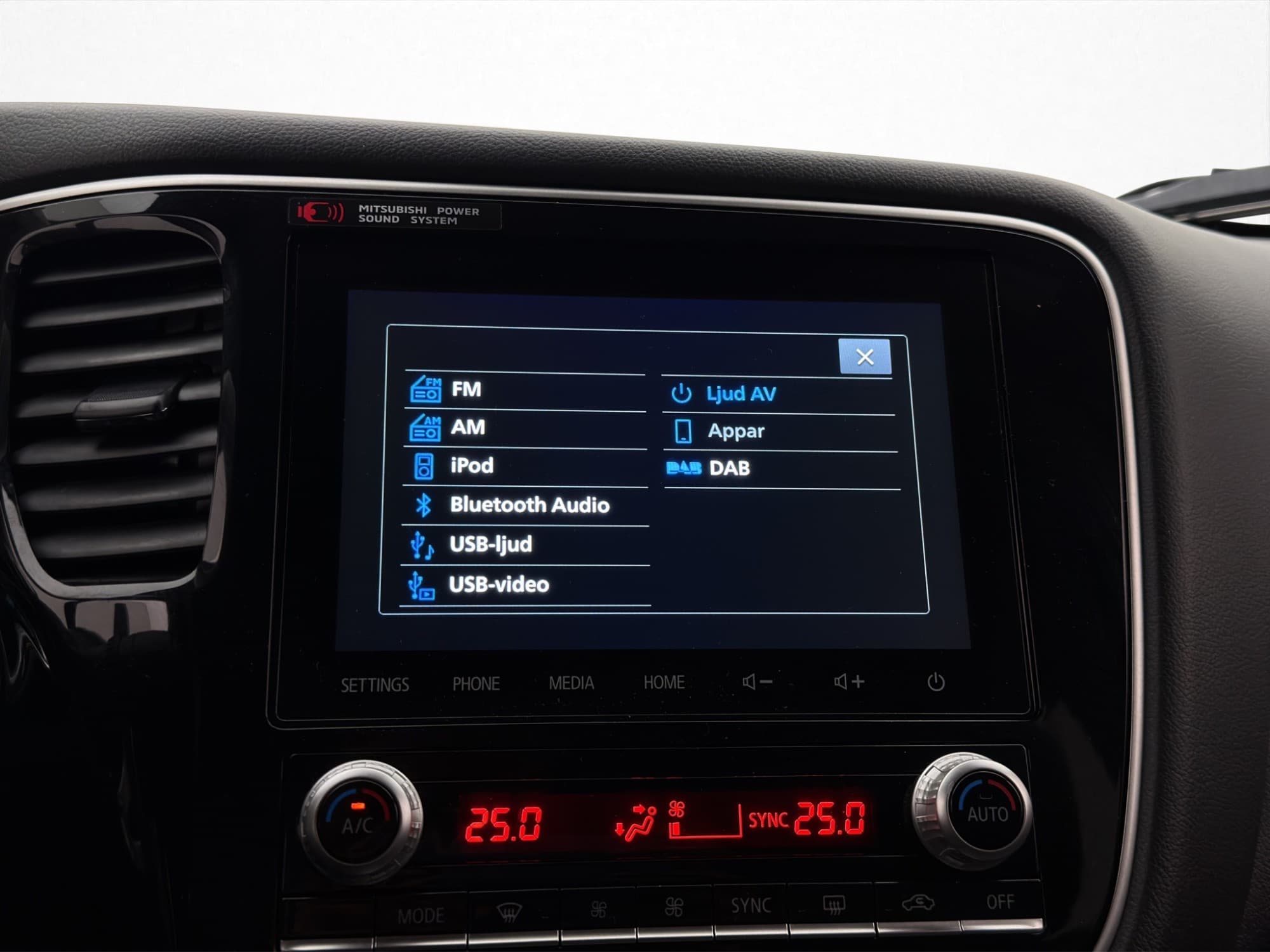 Mitsubishi Outlander PHEV CVT, 224hp, 2020