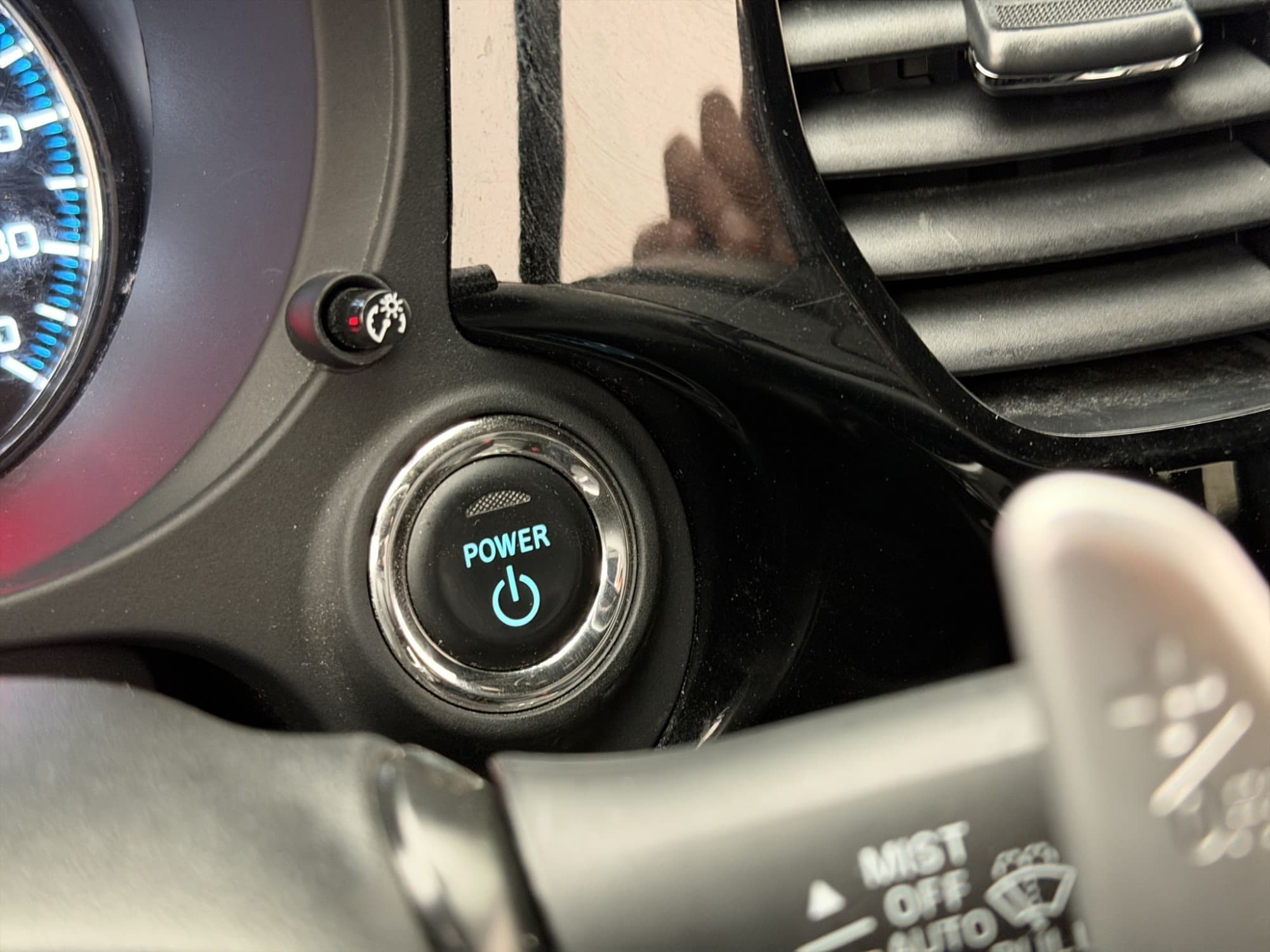 Mitsubishi Outlander PHEV CVT, 224hp, 2020