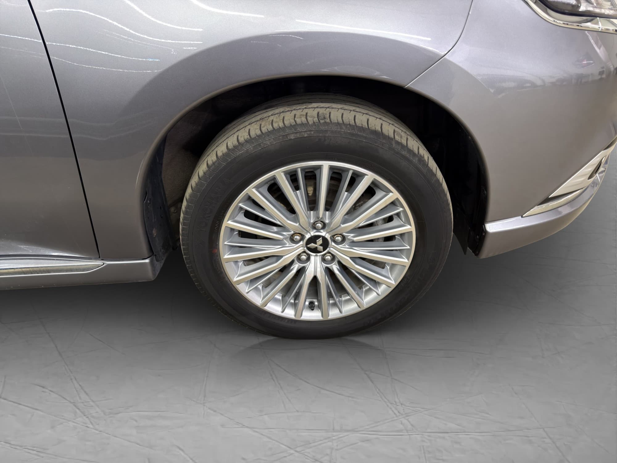 Mitsubishi Outlander PHEV CVT, 224hp, 2020