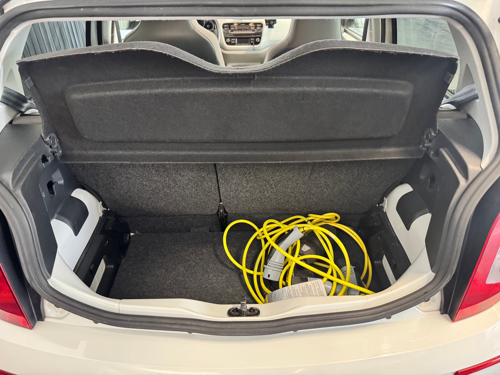 Volkswagen e-up!, 82hp, 2014