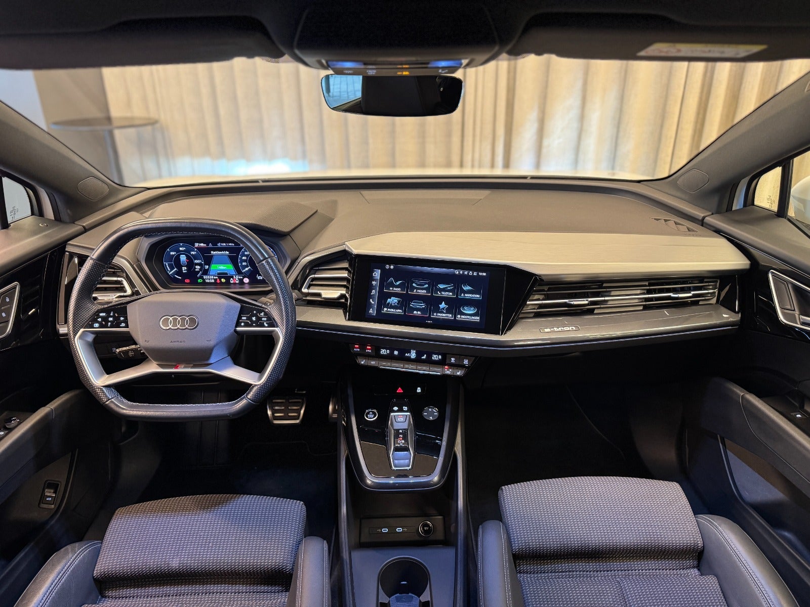 Audi Q4 40 e-tron, 204ps, 2022