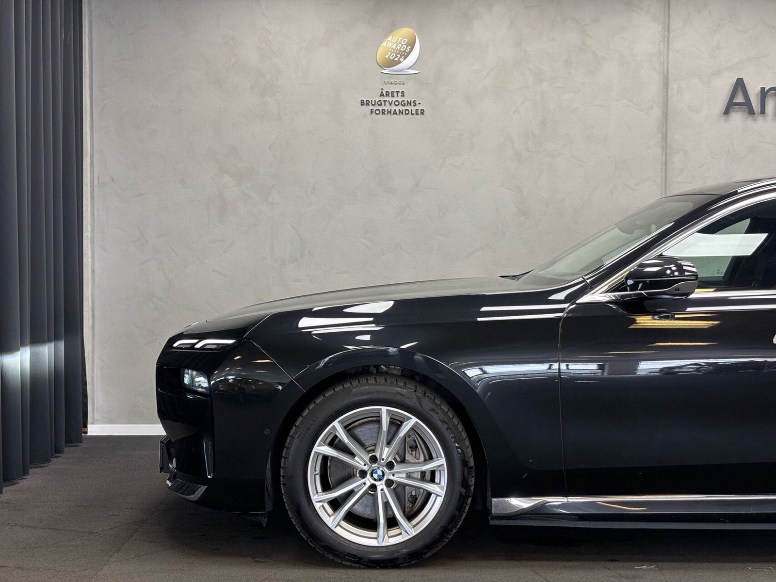 BMW i7 xDrive60, 544ps, 2024
