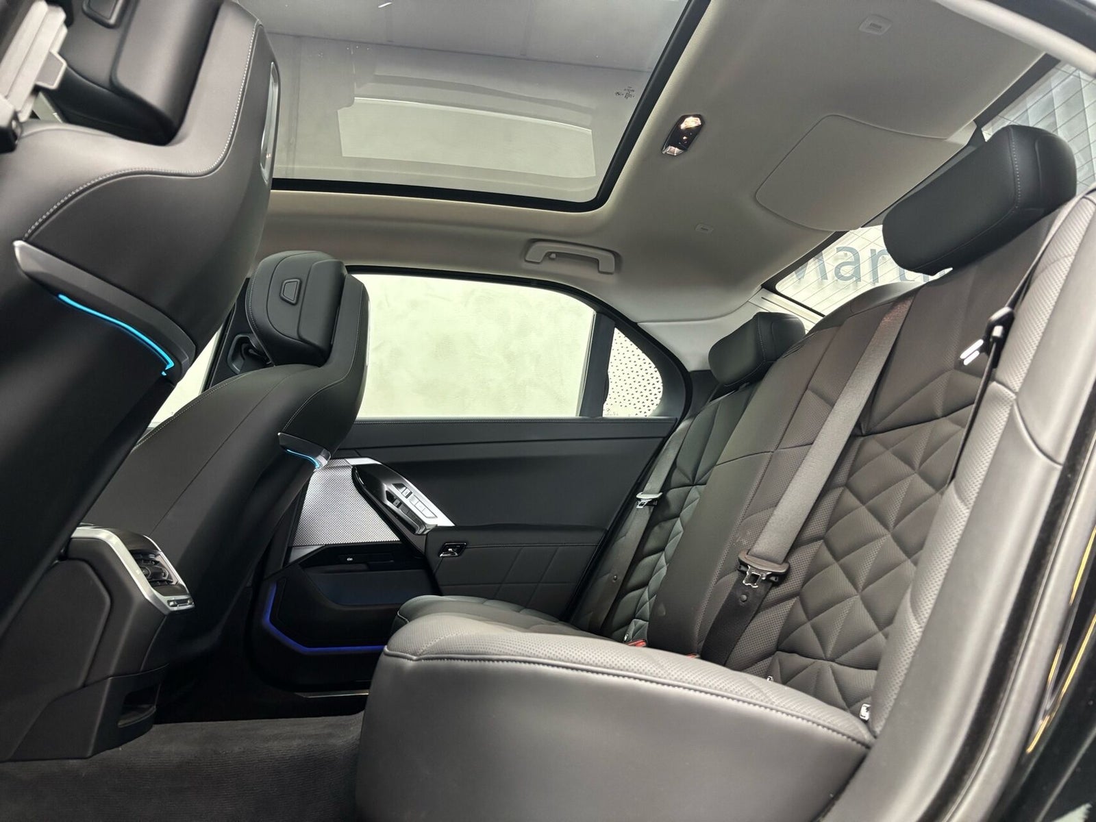 BMW i7 xDrive60, 544ps, 2024