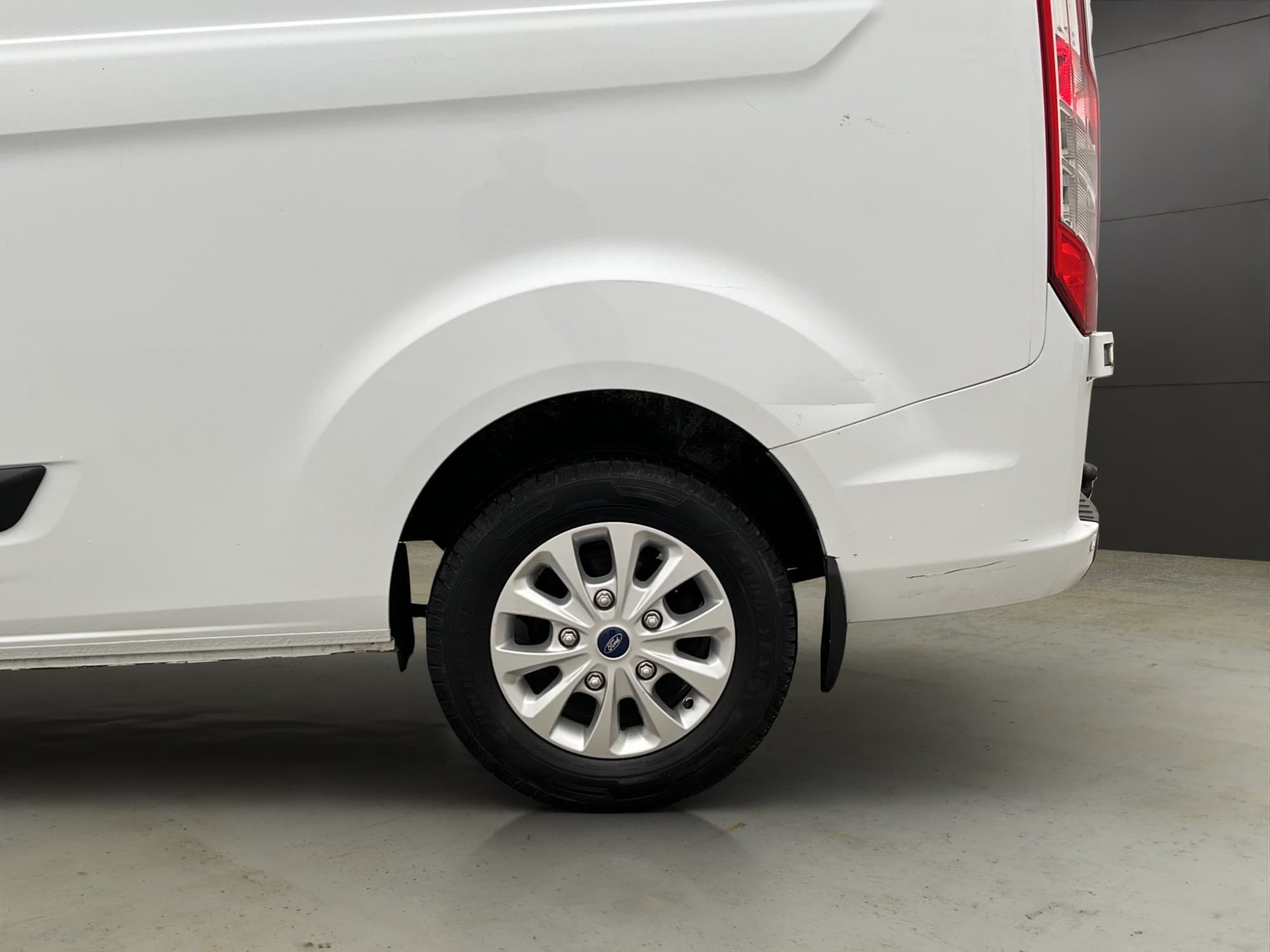Ford Transit Custom 300 2.0 EcoBlue SelectShift, 130hk, 2023