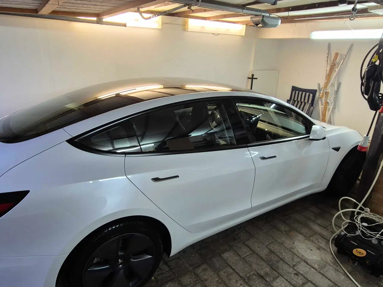 Tesla Model 3 Standard Range Plus, 325ps, 2021