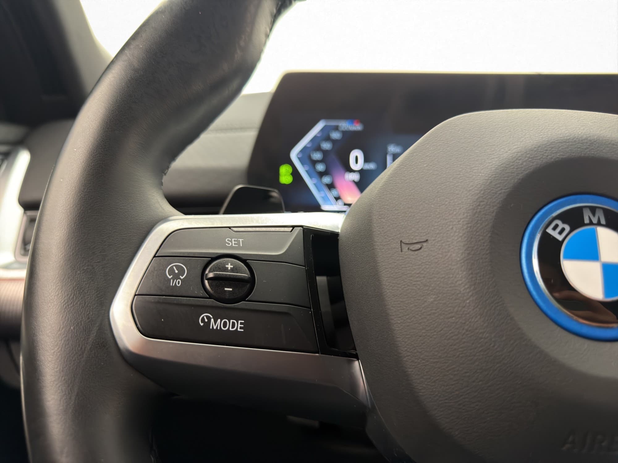 BMW iX2 xDrive30, 306ps, 2024