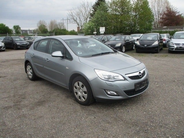 Opel Astra 1.6 Manual, 5-trins, 115ps, 2012