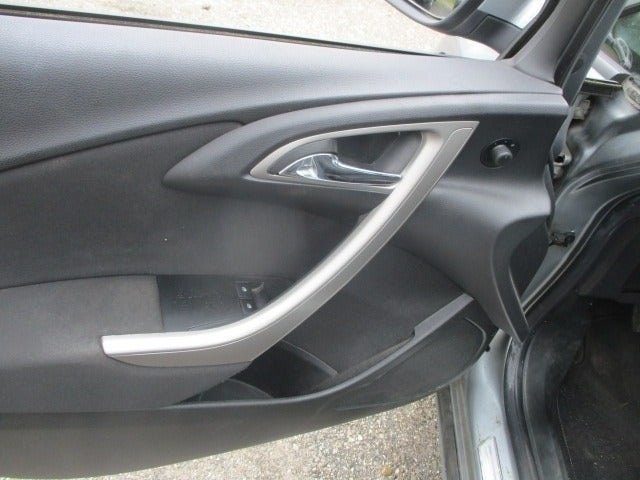 Opel Astra 1.6 Manual, 5-trins, 115ps, 2012
