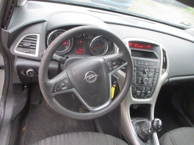 Opel Astra 1.6 Manual, 5-trins, 115ps, 2012