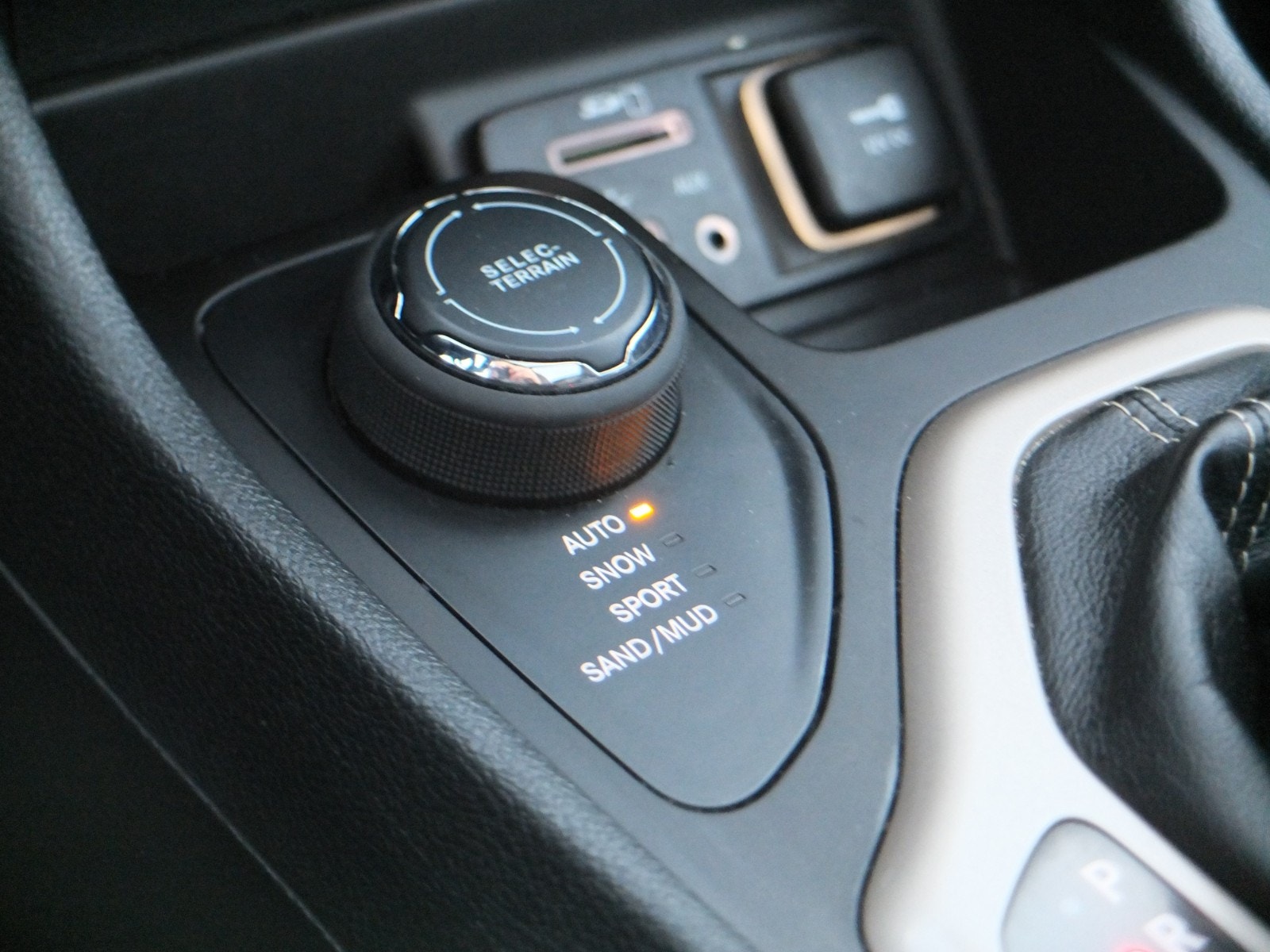Jeep Cherokee 2.0 CRD 4WD Automatic, 9-trins, 170ps, 2014