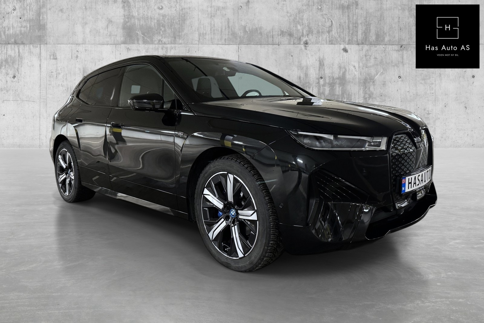 BMW iX M60, 540hp, 2022