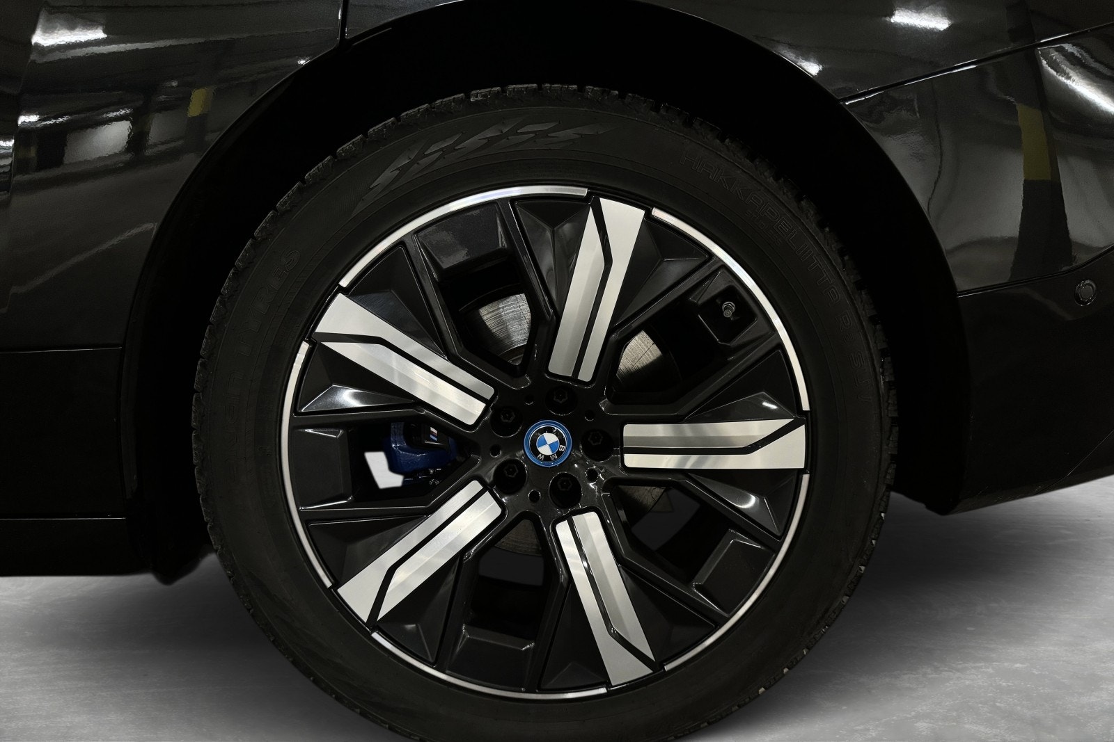 BMW iX M60, 540hp, 2022